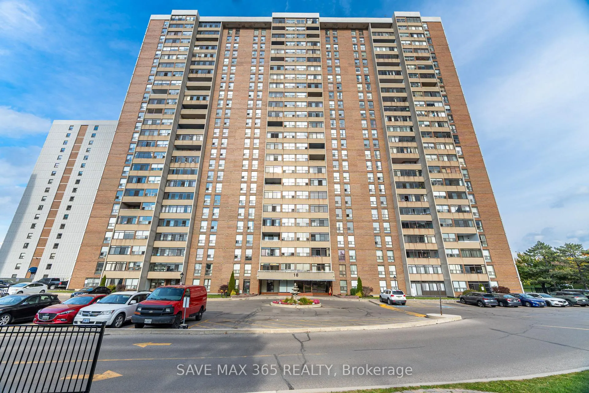 Photo 1 of Unit 1704, 18 Knightsbridge Road, Brampton, Queen Street Corridor — HOMEH