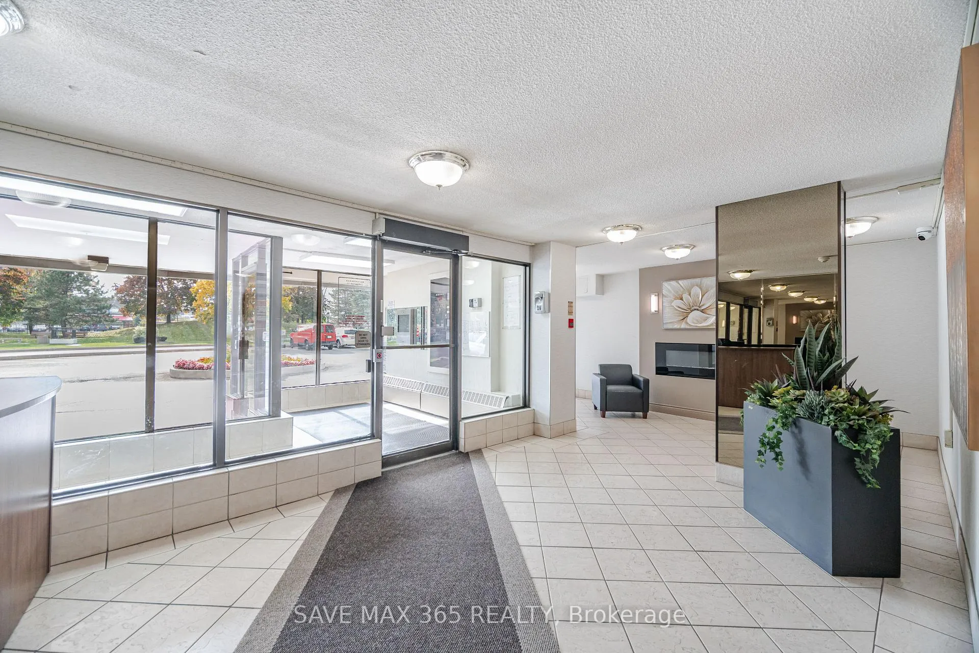 Photo 3 of Unit 1704, 18 Knightsbridge Road, Brampton, Queen Street Corridor — HOMEH
