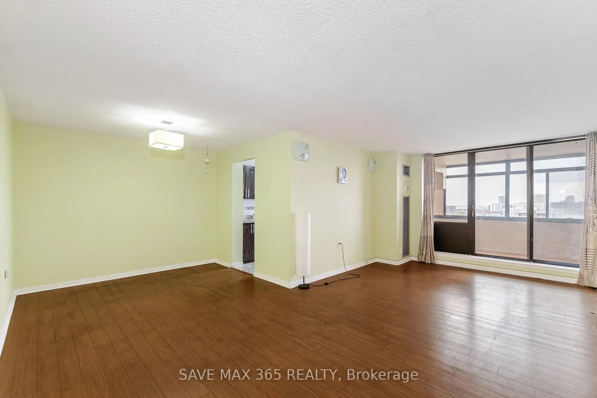 Photo 7 of Unit 1704, 18 Knightsbridge Road, Brampton, Queen Street Corridor — HOMEH