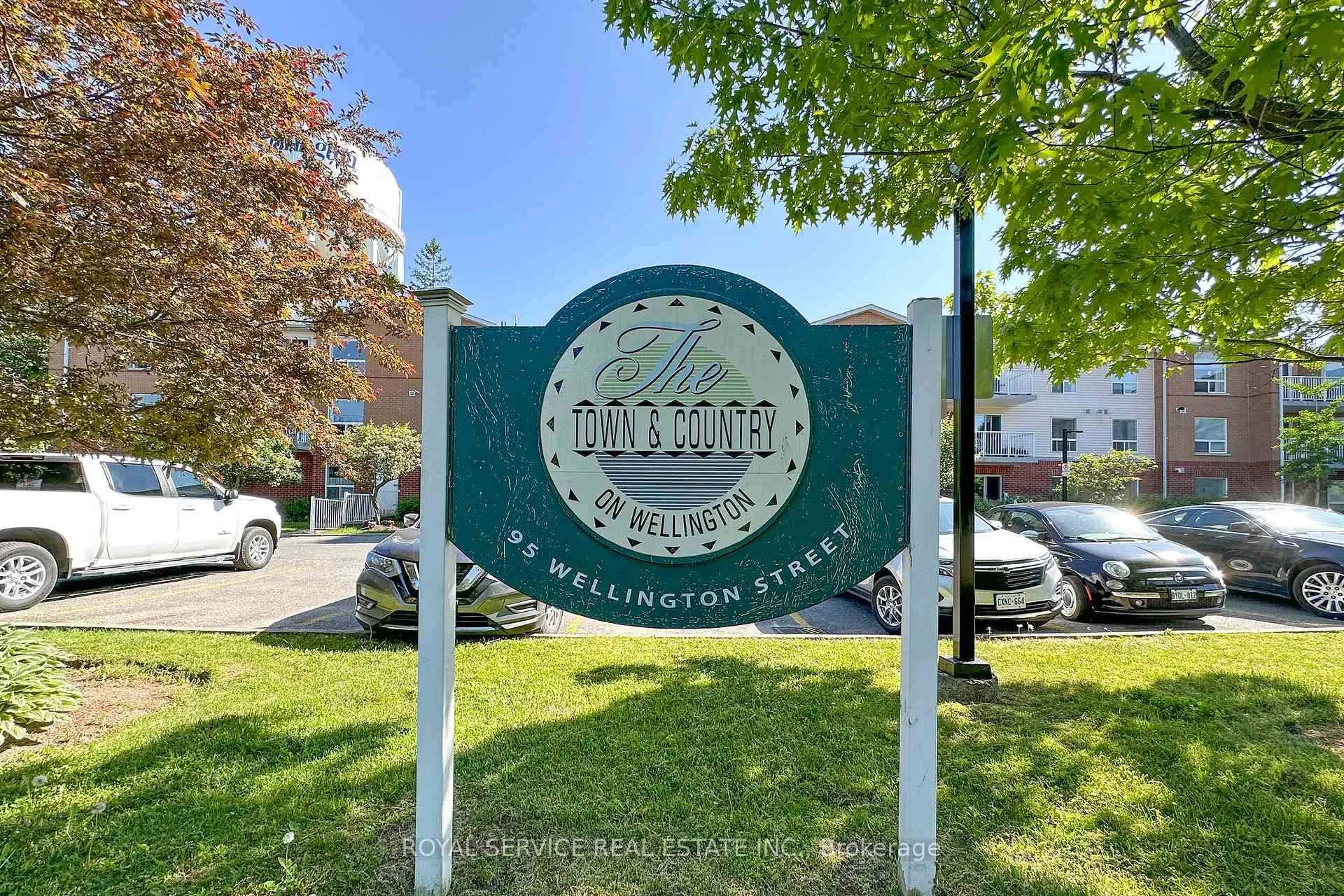 Photo 2 of Unit 212, 95 Wellington Street, Clarington, Bowmanville — HOMEH