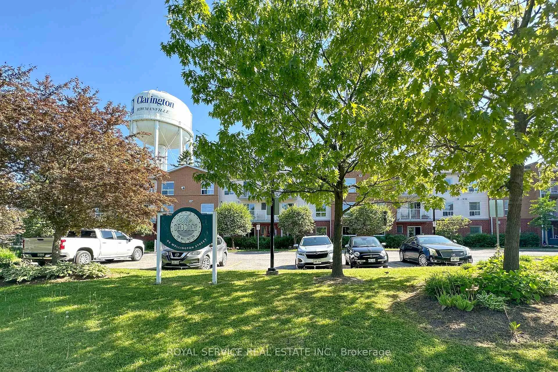 Photo 4 of Unit 212, 95 Wellington Street, Clarington, Bowmanville — HOMEH