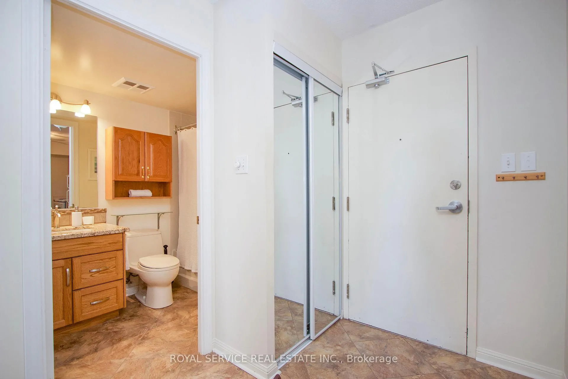 Photo 5 of Unit 212, 95 Wellington Street, Clarington, Bowmanville — HOMEH