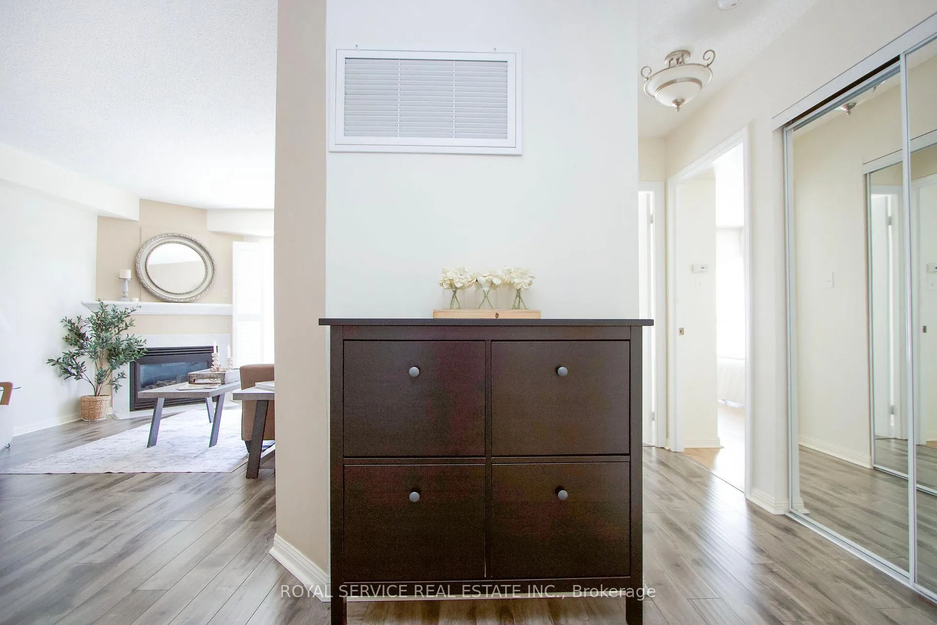 Photo 10 of Unit 212, 95 Wellington Street, Clarington, Bowmanville — HOMEH