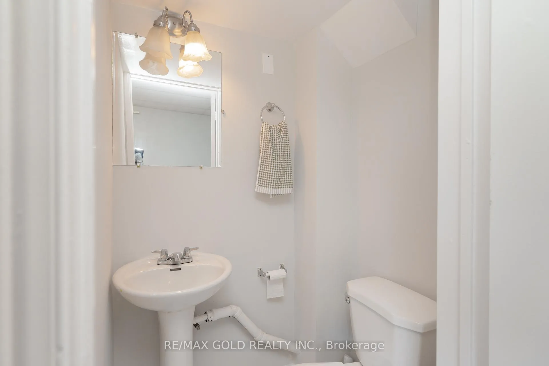 Photo 10 of 57 Guildford Crescent, Brampton, Central Park — HOMEH