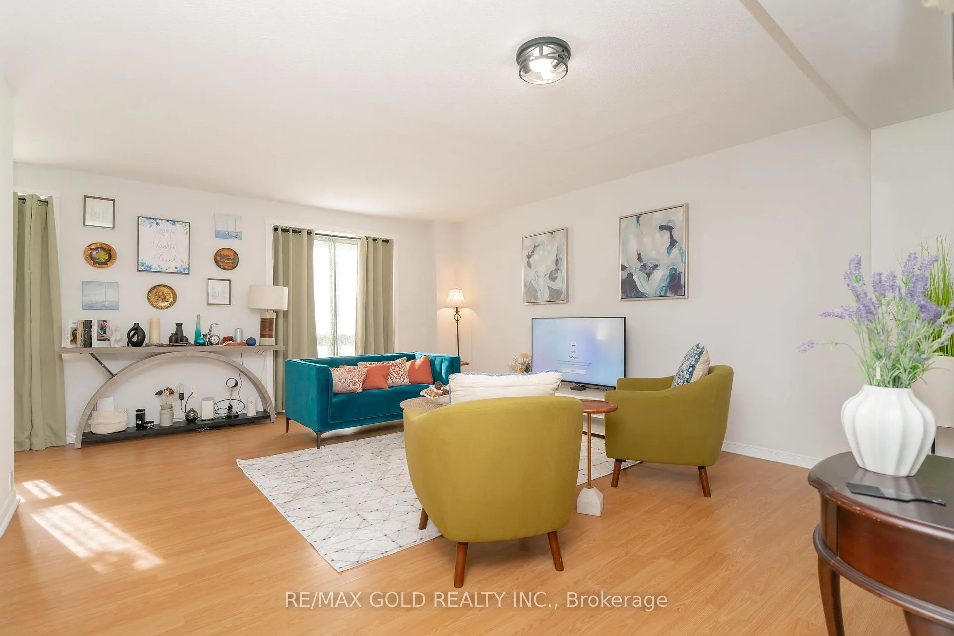 Photo 12 of 57 Guildford Crescent, Brampton, Central Park — HOMEH