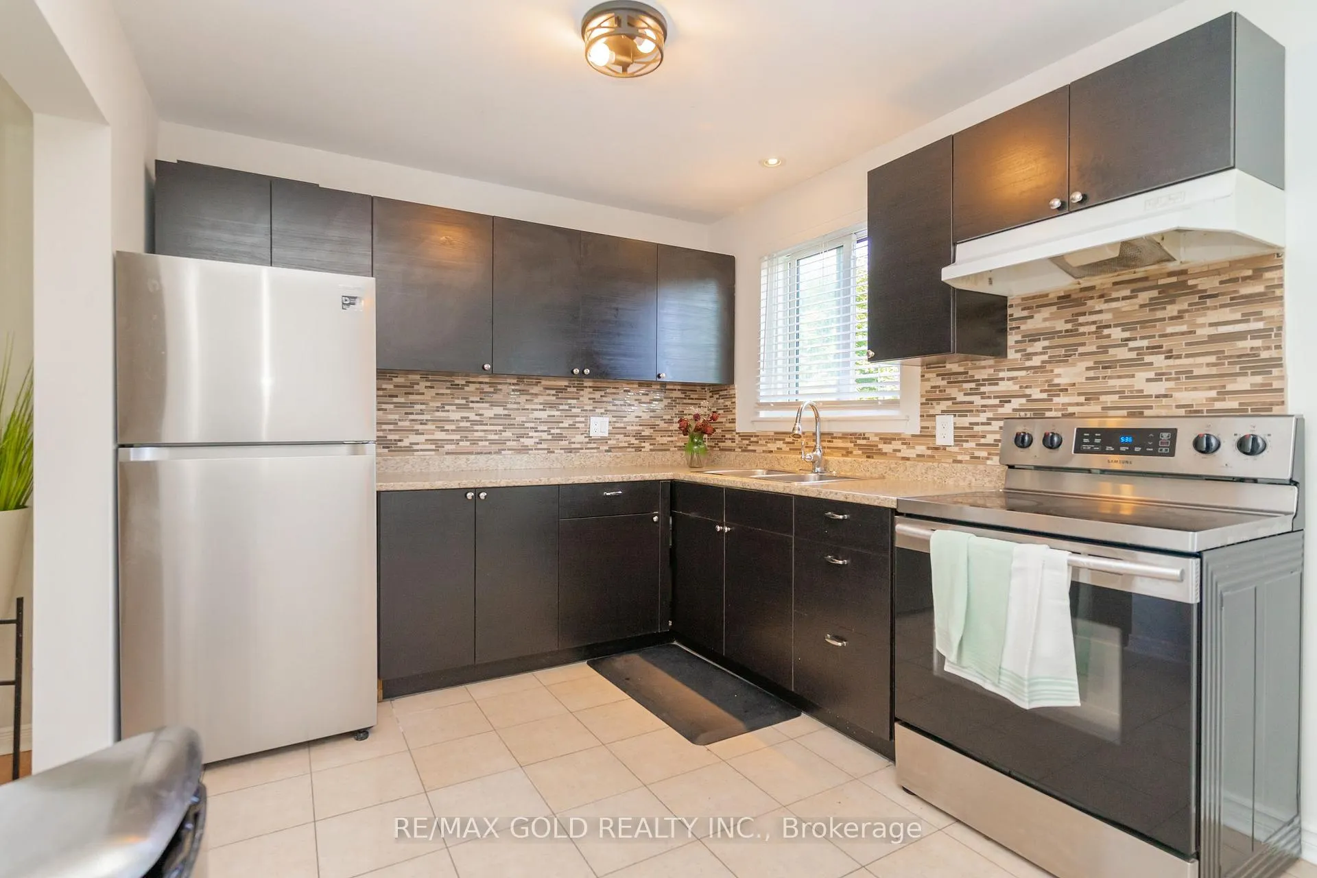 Photo 18 of 57 Guildford Crescent, Brampton, Central Park — HOMEH