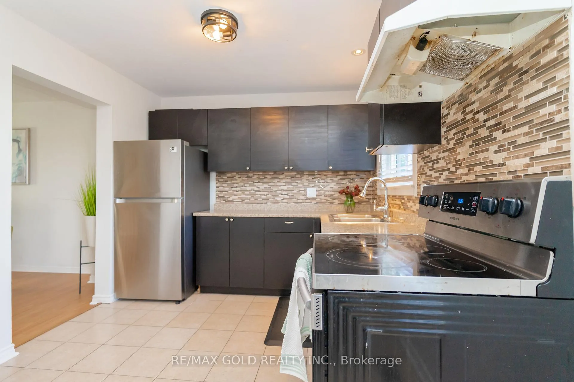 Photo 19 of 57 Guildford Crescent, Brampton, Central Park — HOMEH