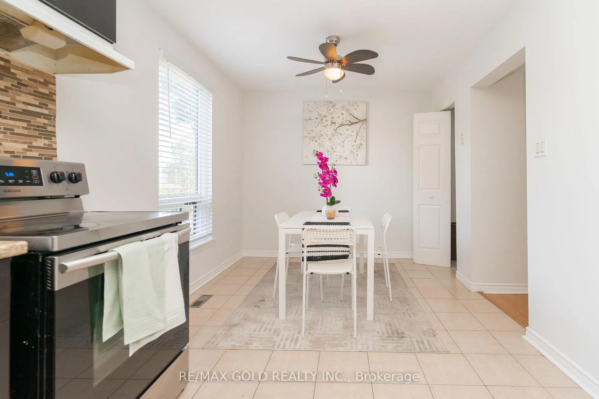 Photo 20 of 57 Guildford Crescent, Brampton, Central Park — HOMEH