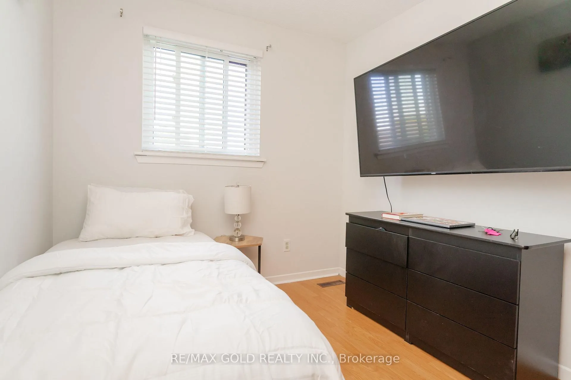 Photo 31 of 57 Guildford Crescent, Brampton, Central Park — HOMEH