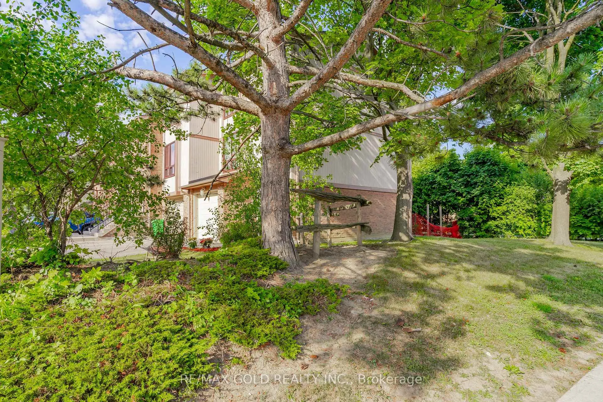Photo 34 of 57 Guildford Crescent, Brampton, Central Park — HOMEH
