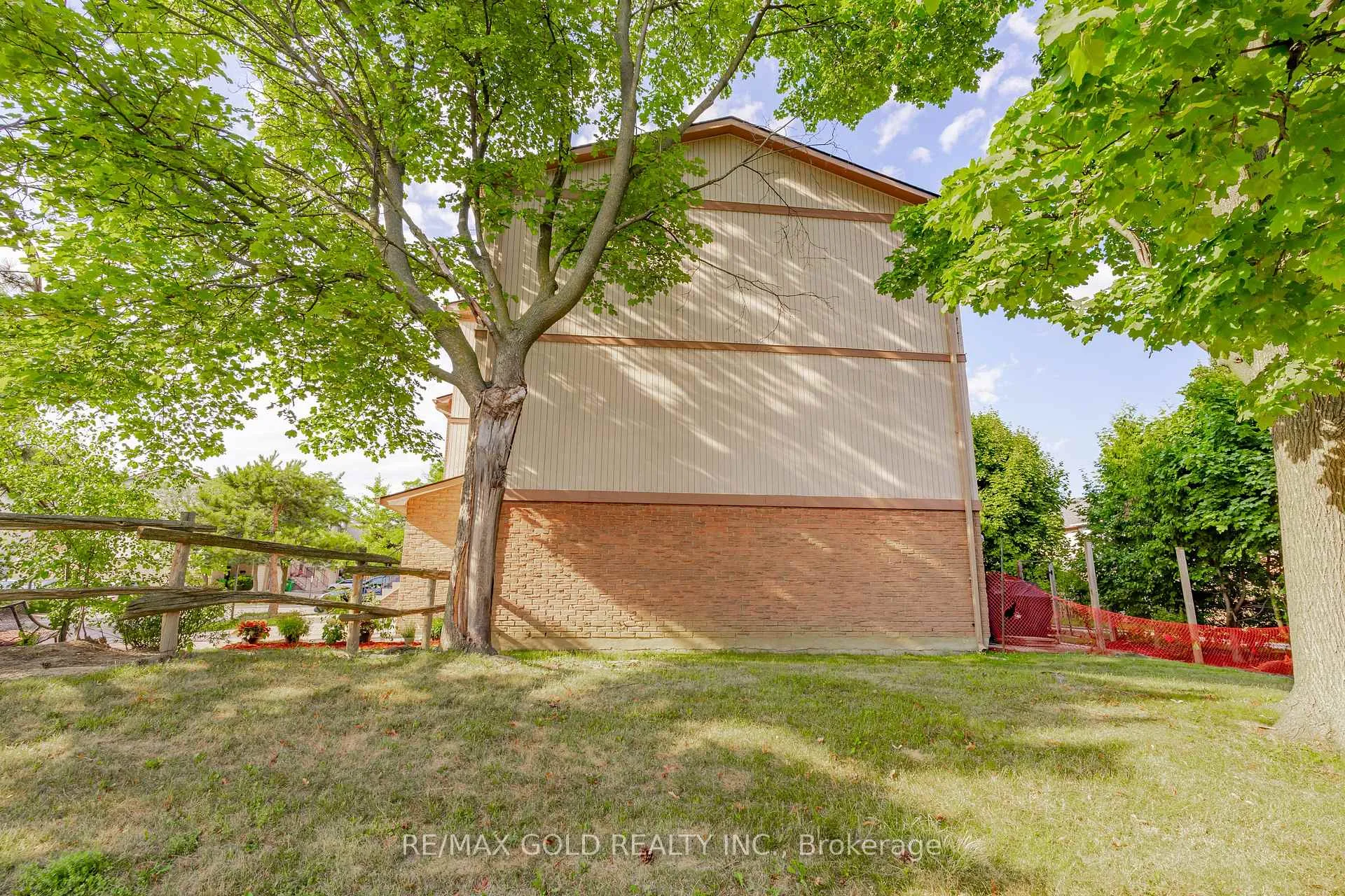 Photo 35 of 57 Guildford Crescent, Brampton, Central Park — HOMEH