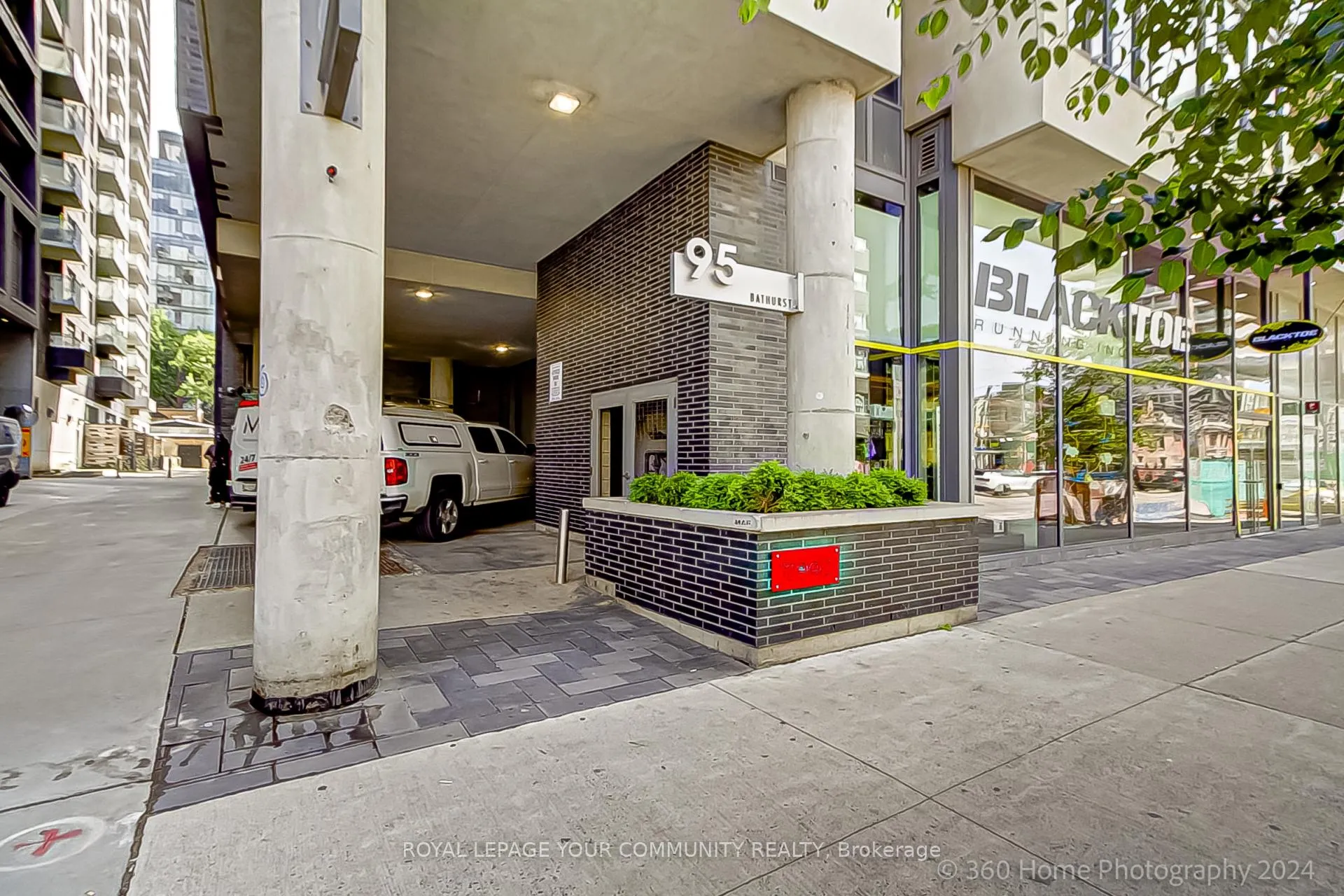 Photo 2 of Unit 621, 95 Bathurst Street, Toronto, Niagara — HOMEH