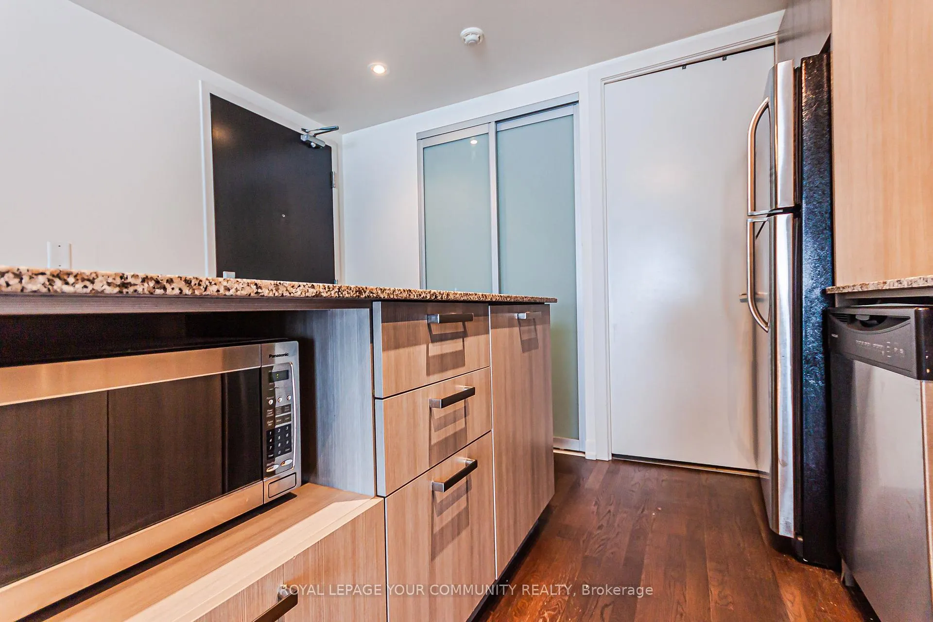 Photo 12 of Unit 621, 95 Bathurst Street, Toronto, Niagara — HOMEH