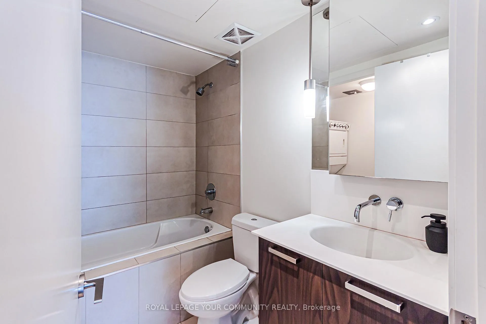 Photo 15 of Unit 621, 95 Bathurst Street, Toronto, Niagara — HOMEH