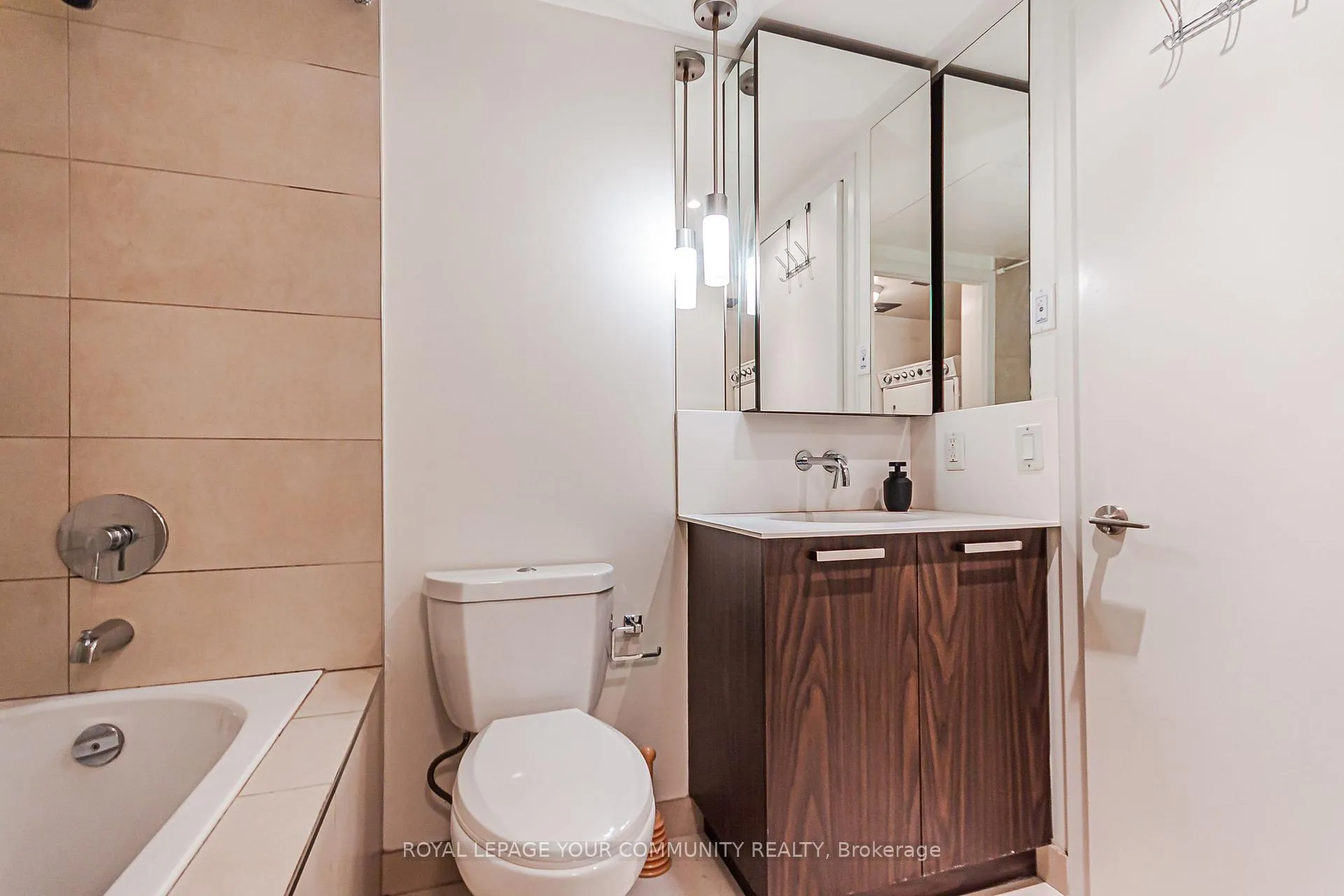 Photo 18 of Unit 621, 95 Bathurst Street, Toronto, Niagara — HOMEH