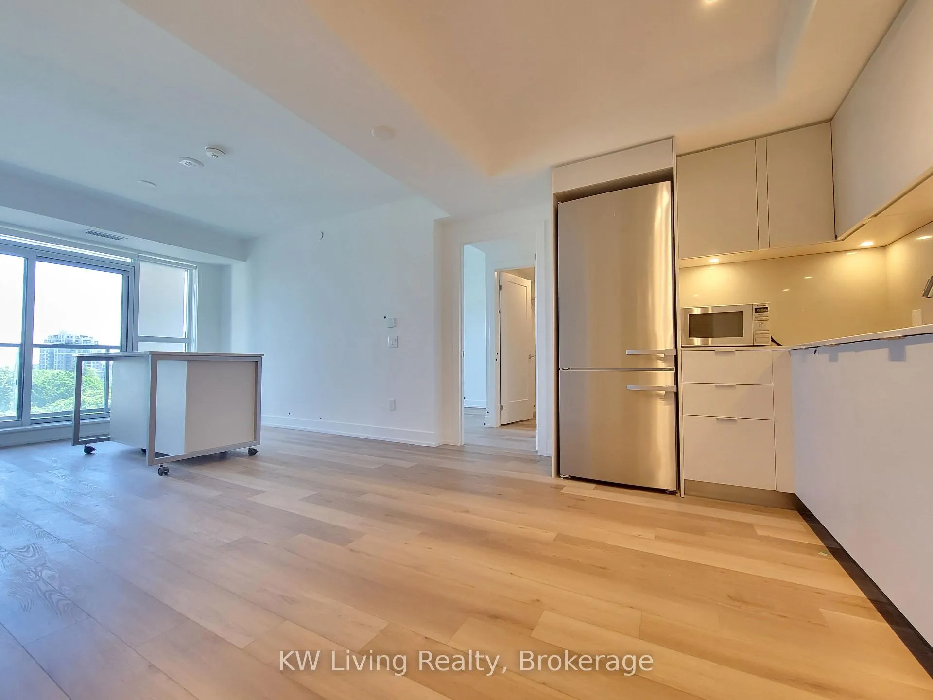 Photo 4 of Unit 820, 8 Cedarland Drive, Markham, Unionville — HOMEH