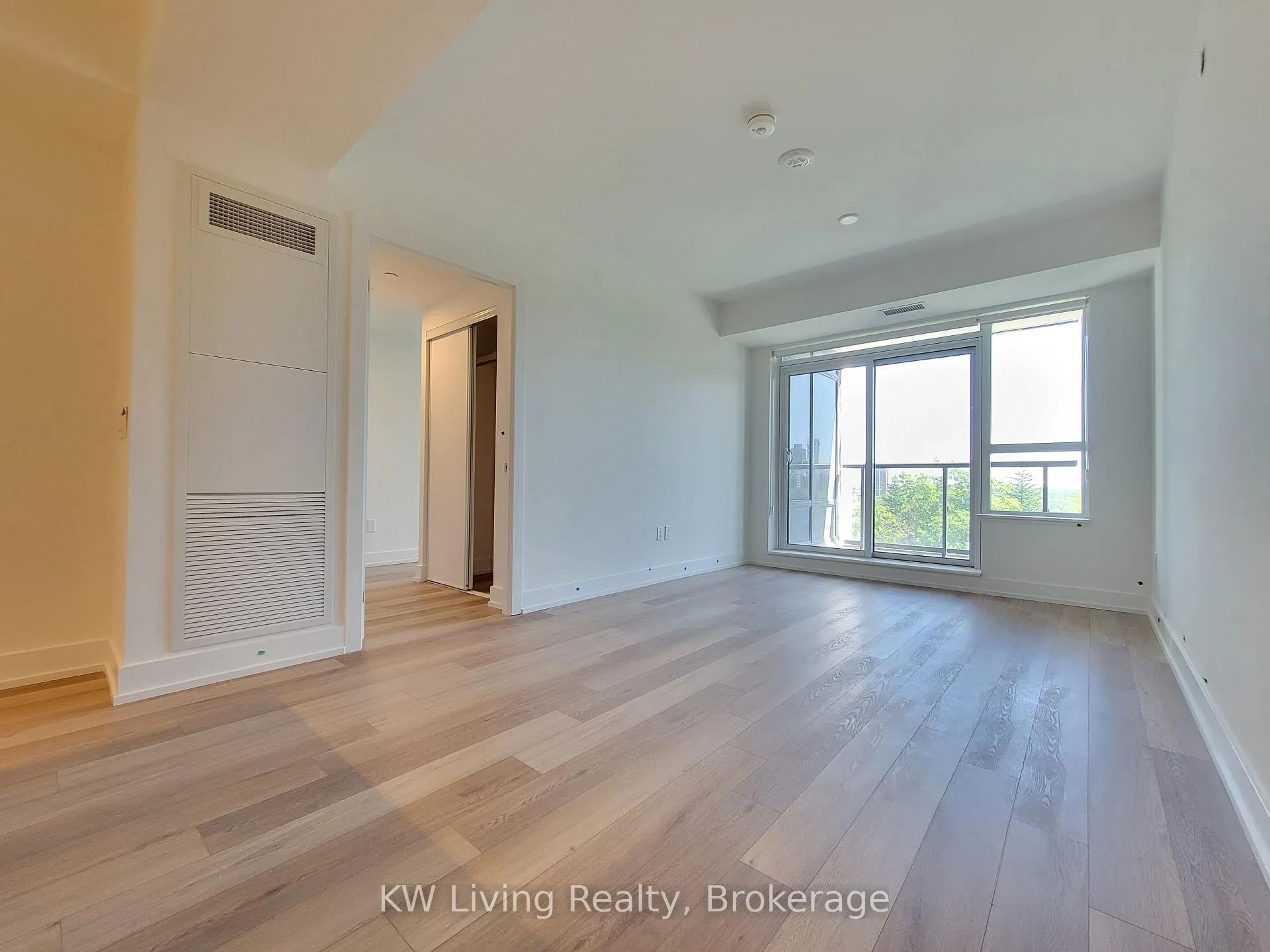 Photo 6 of Unit 820, 8 Cedarland Drive, Markham, Unionville — HOMEH
