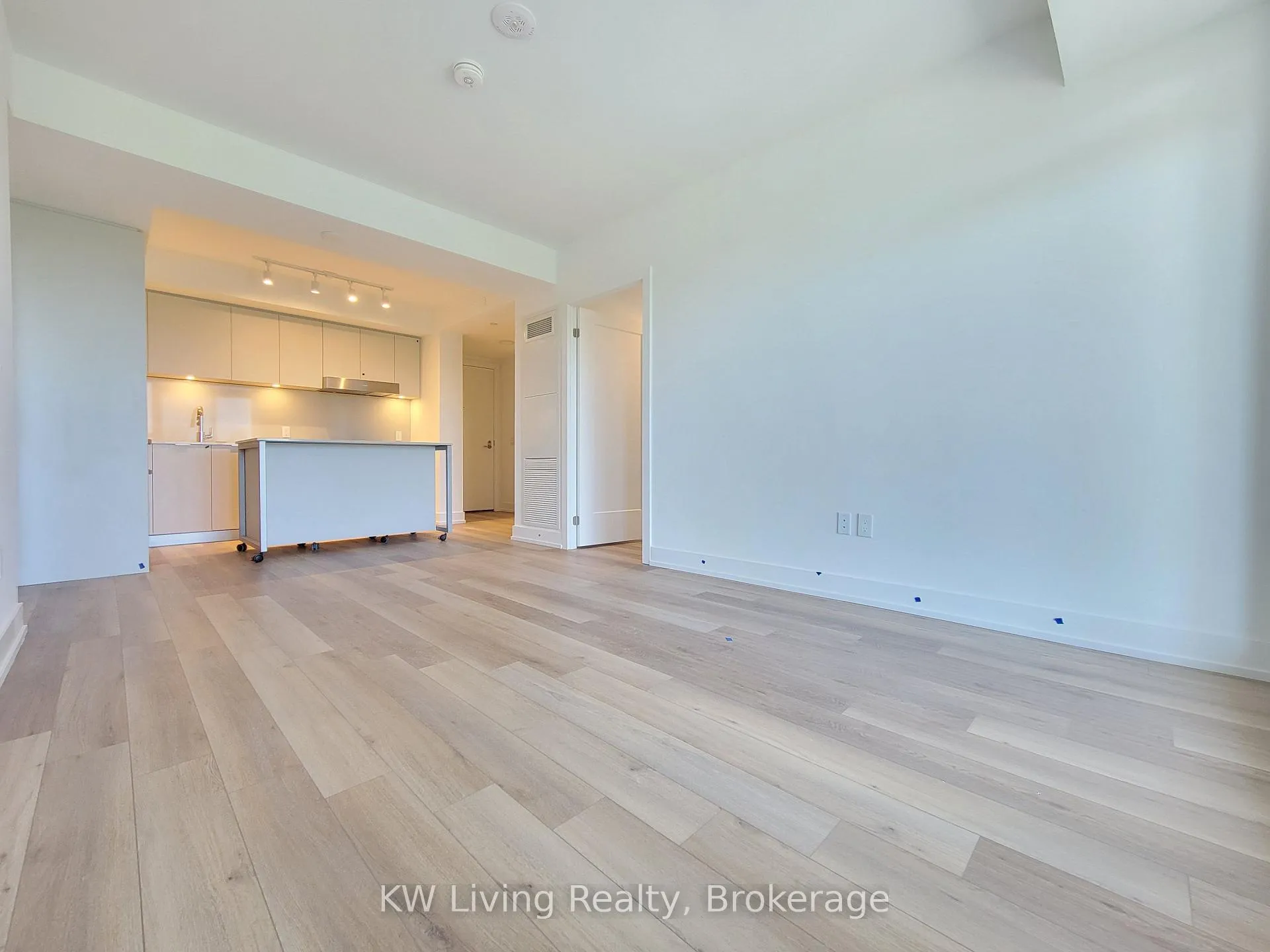 Photo 7 of Unit 820, 8 Cedarland Drive, Markham, Unionville — HOMEH