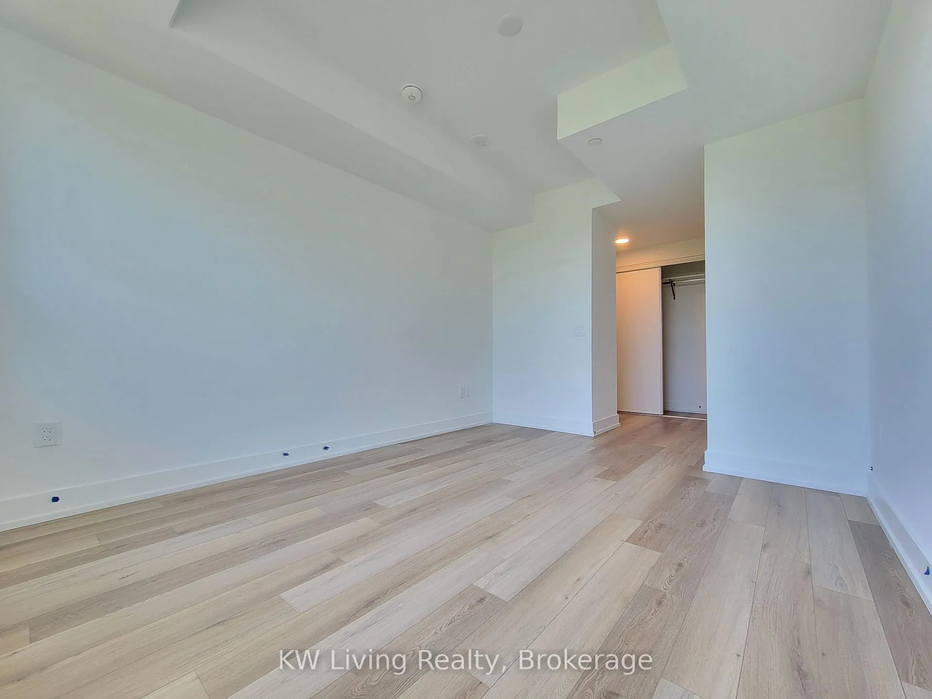 Photo 9 of Unit 820, 8 Cedarland Drive, Markham, Unionville — HOMEH