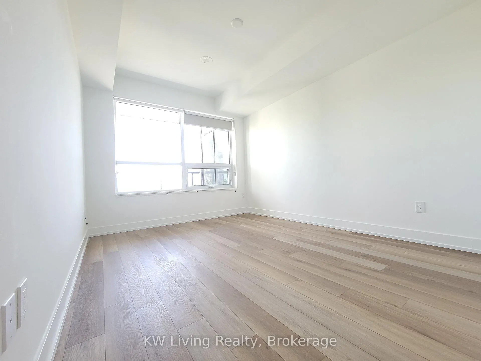 Photo 12 of Unit 820, 8 Cedarland Drive, Markham, Unionville — HOMEH