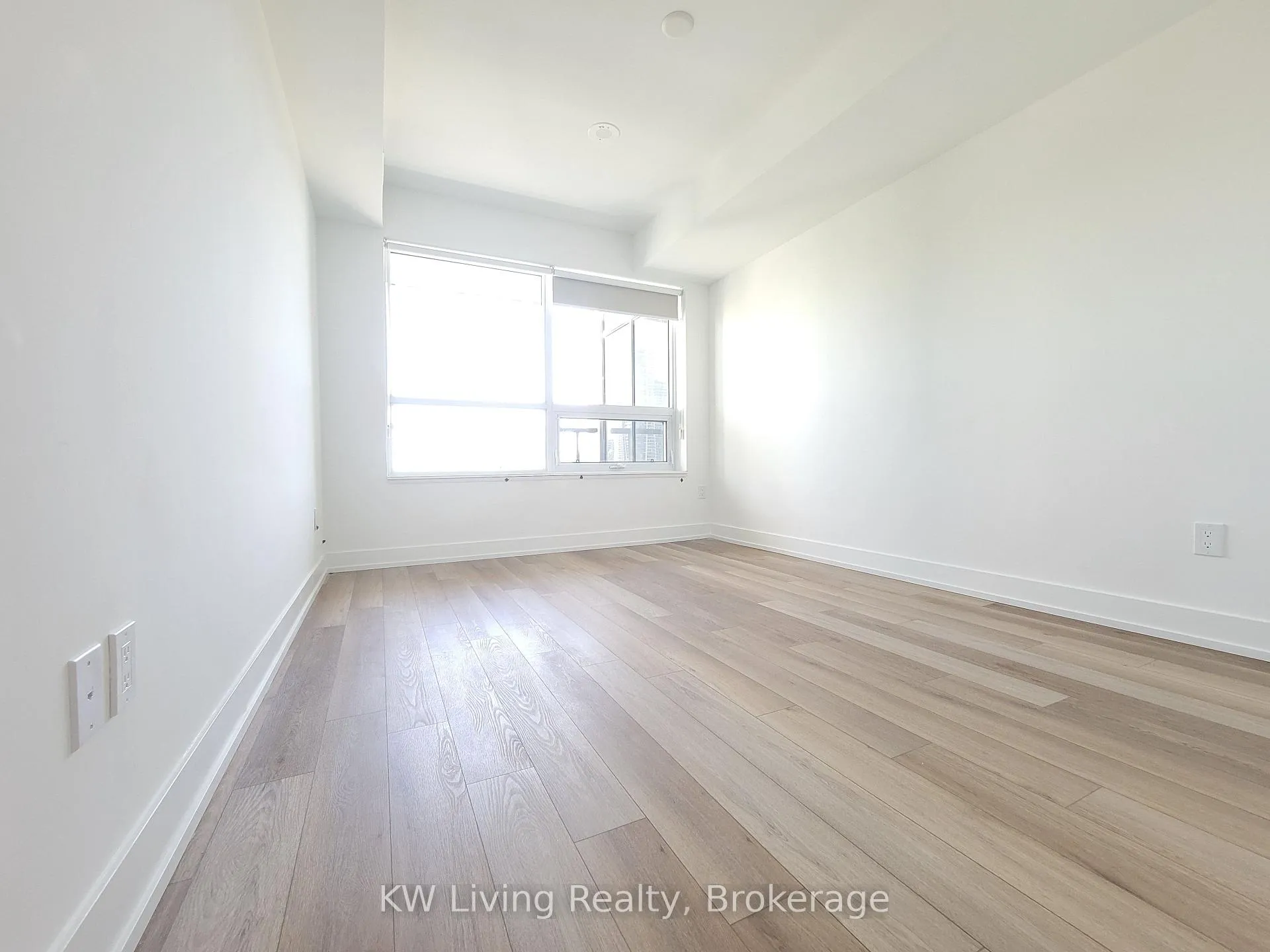Photo 13 of Unit 820, 8 Cedarland Drive, Markham, Unionville — HOMEH