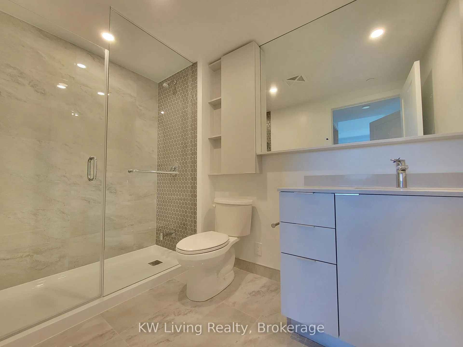 Photo 15 of Unit 820, 8 Cedarland Drive, Markham, Unionville — HOMEH