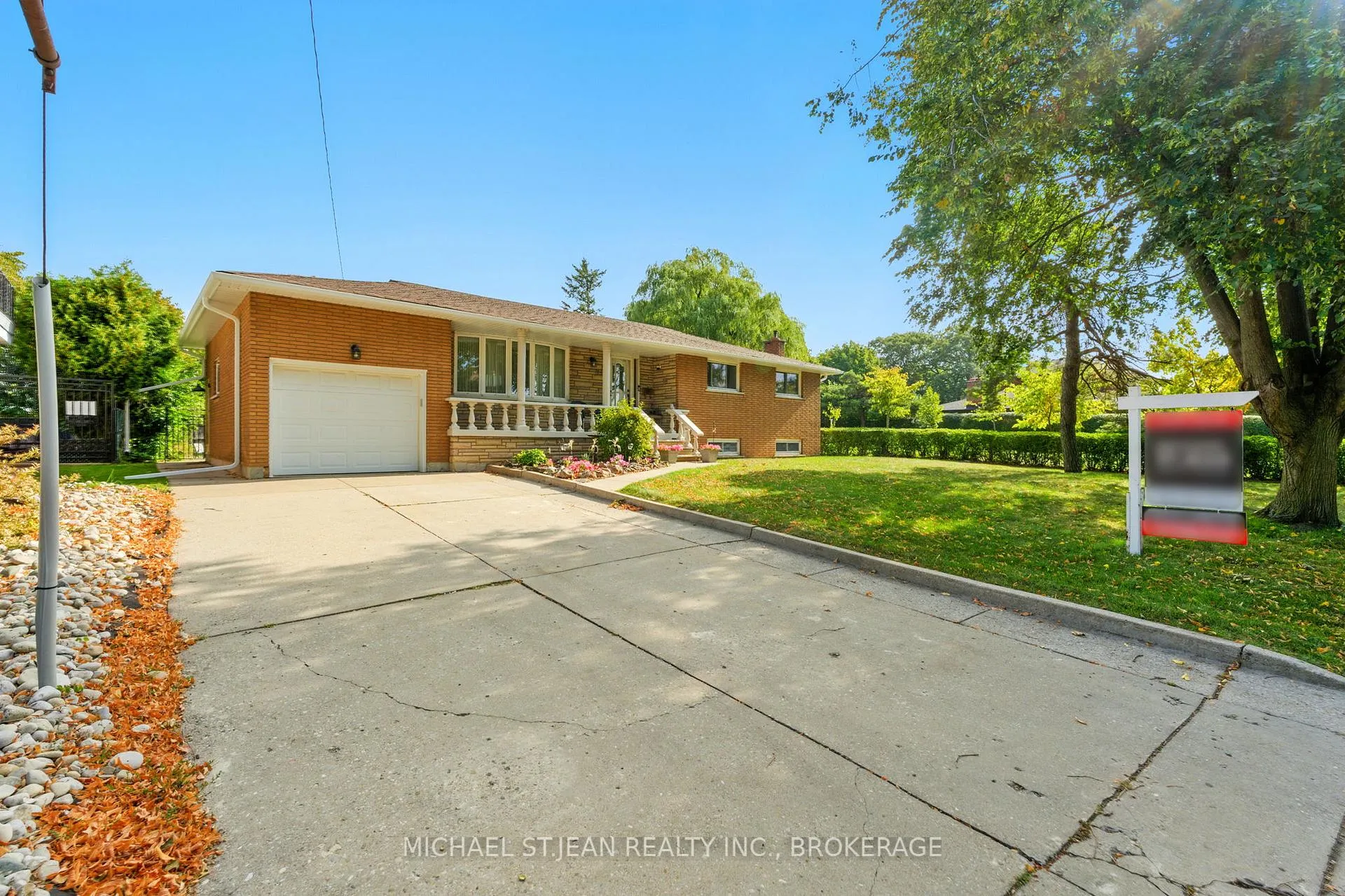 Photo 2 of 20 Woodside Drive, Hamilton, Sherwood — HOMEH