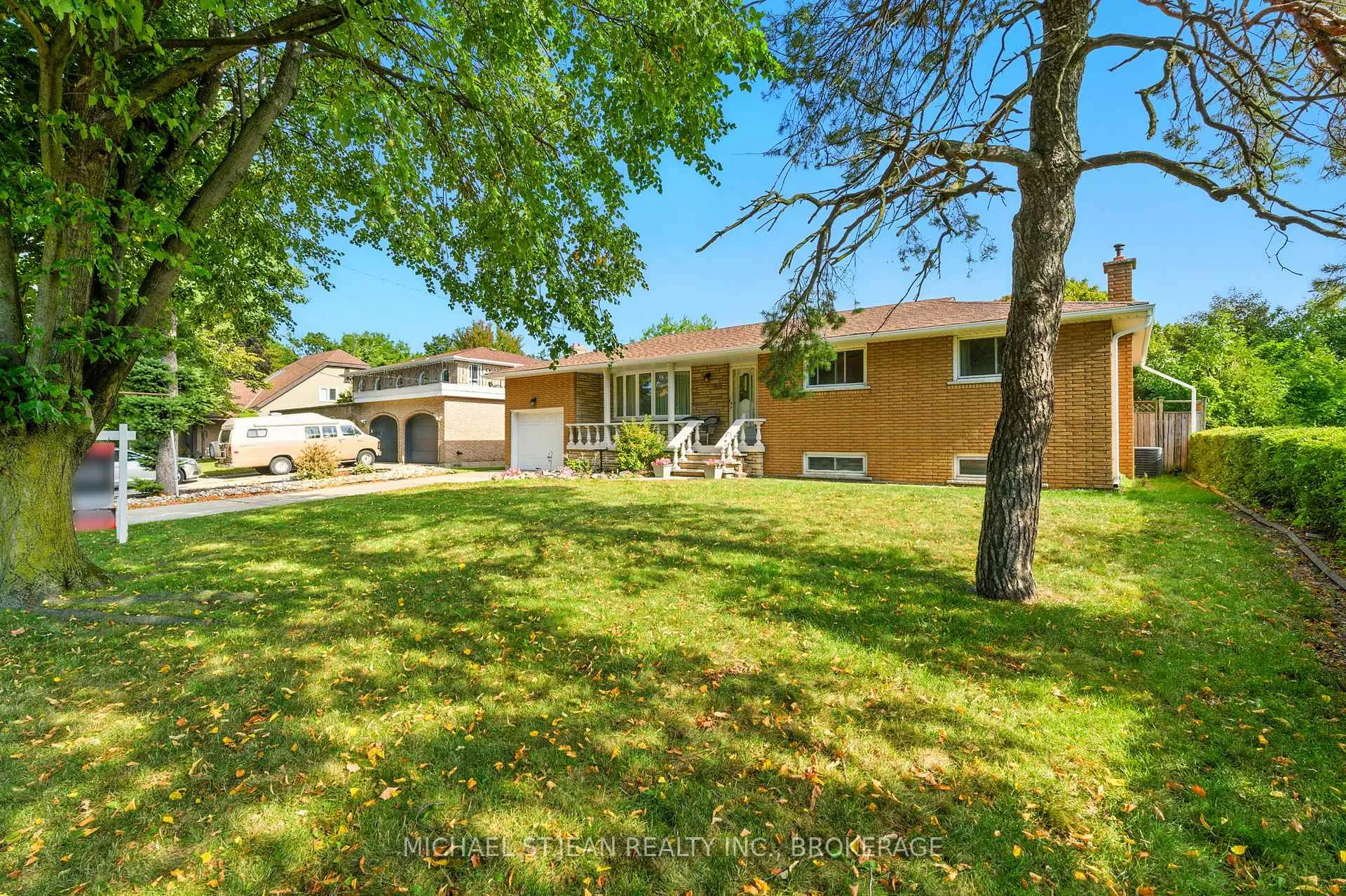 Photo 3 of 20 Woodside Drive, Hamilton, Sherwood — HOMEH