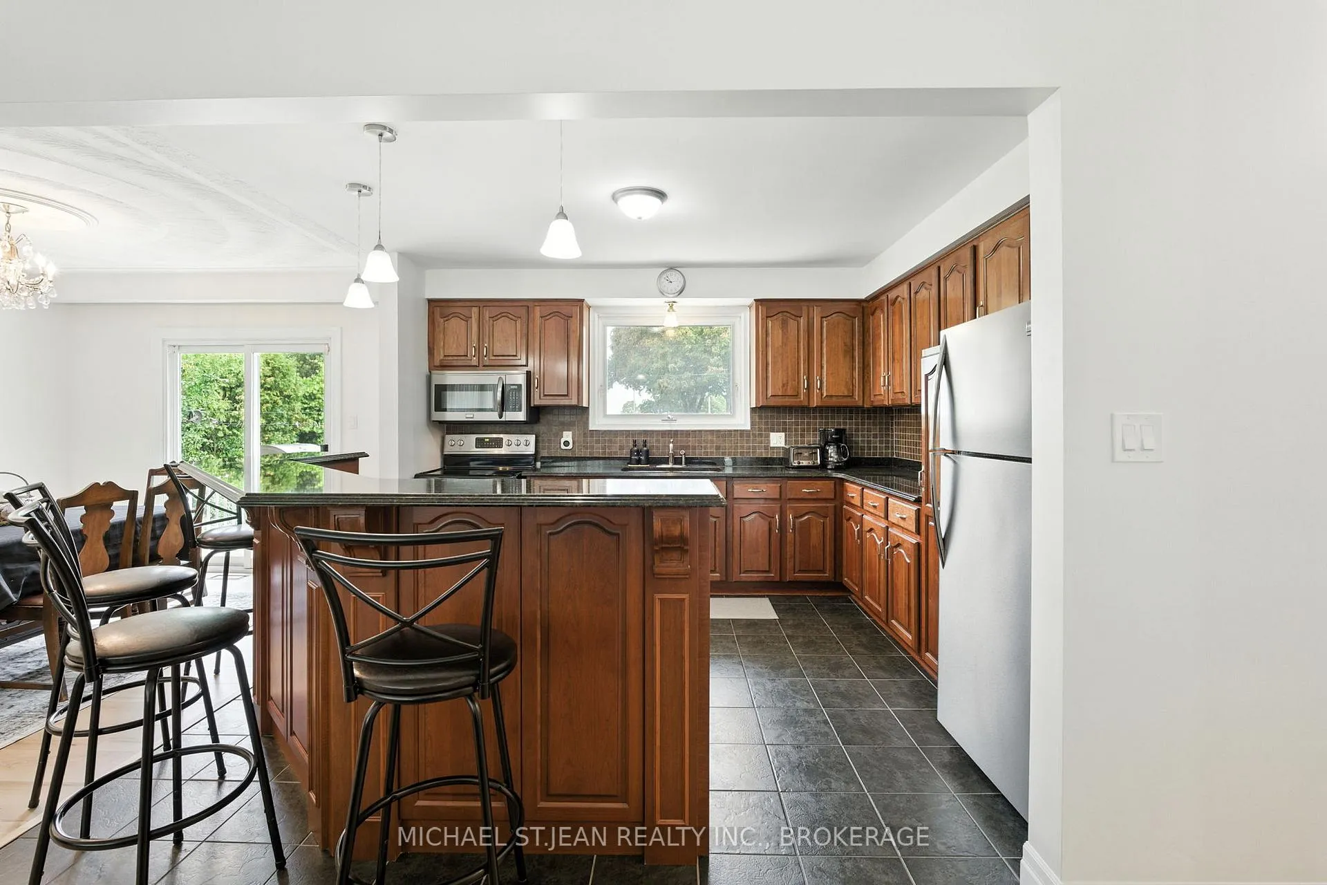 Photo 8 of 20 Woodside Drive, Hamilton, Sherwood — HOMEH