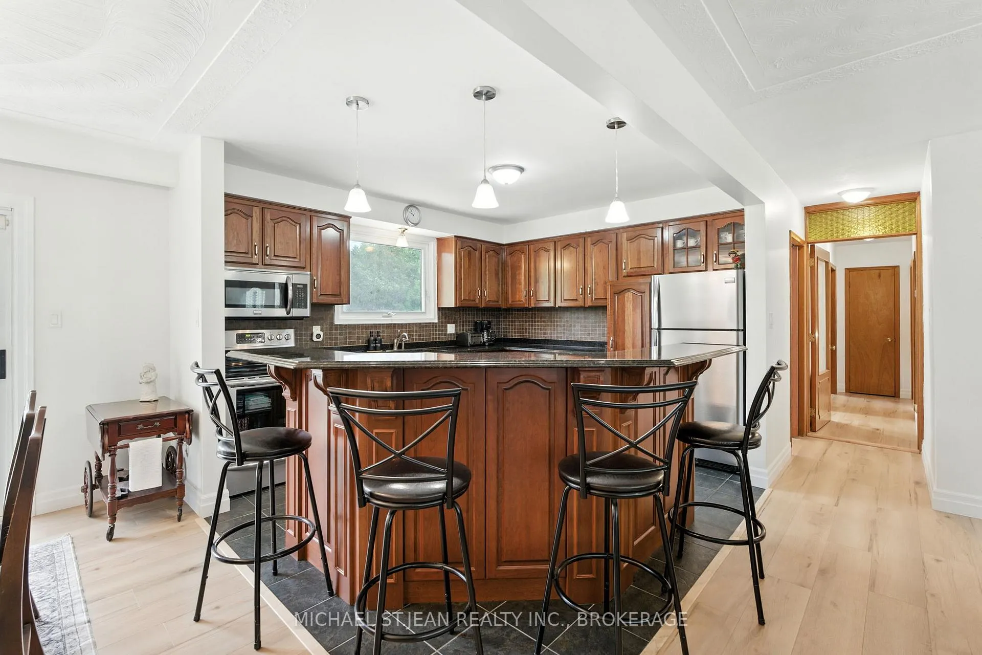 Photo 9 of 20 Woodside Drive, Hamilton, Sherwood — HOMEH