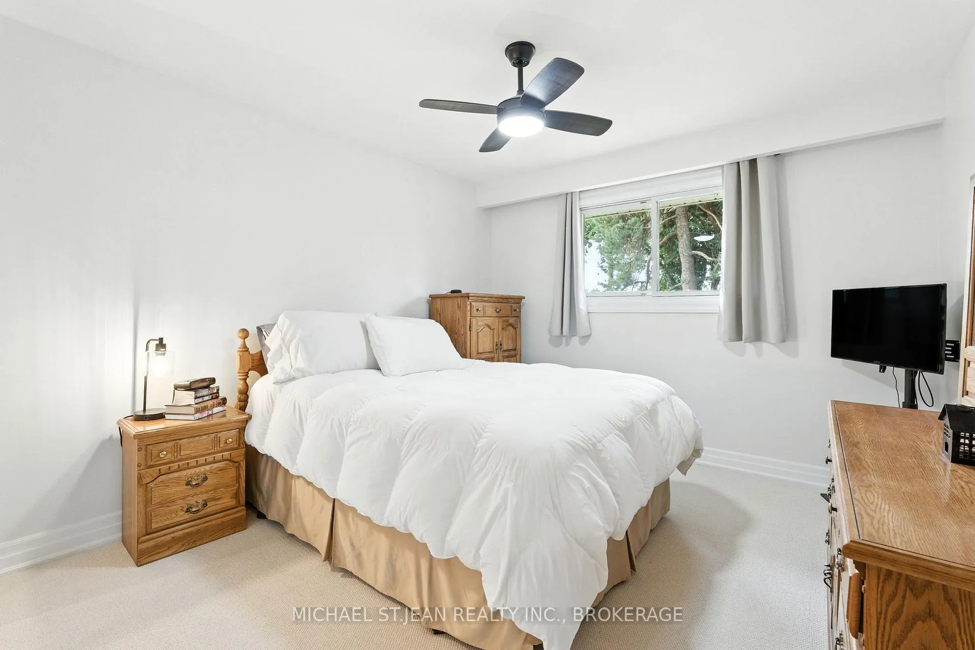 Photo 19 of 20 Woodside Drive, Hamilton, Sherwood — HOMEH