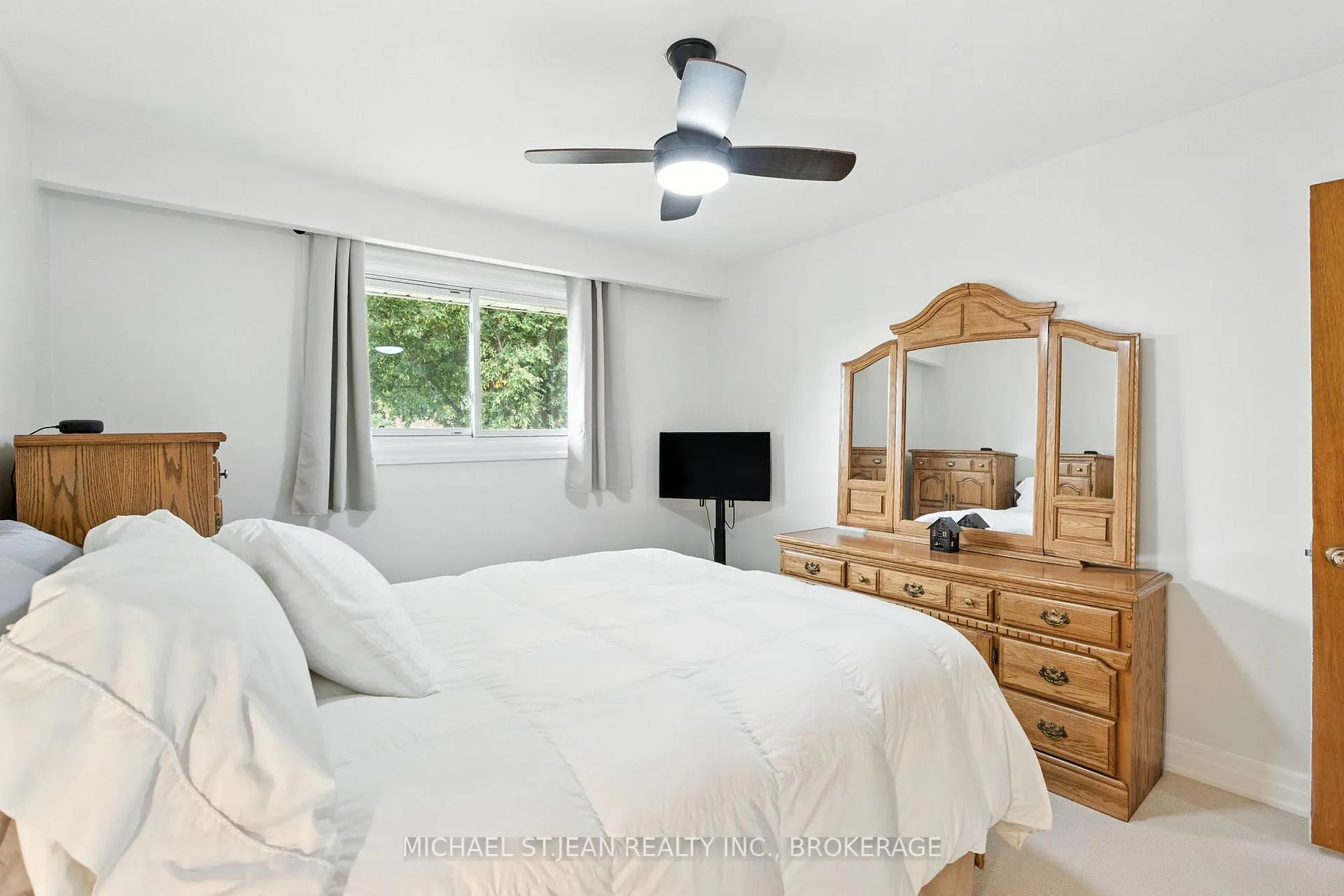 Photo 20 of 20 Woodside Drive, Hamilton, Sherwood — HOMEH