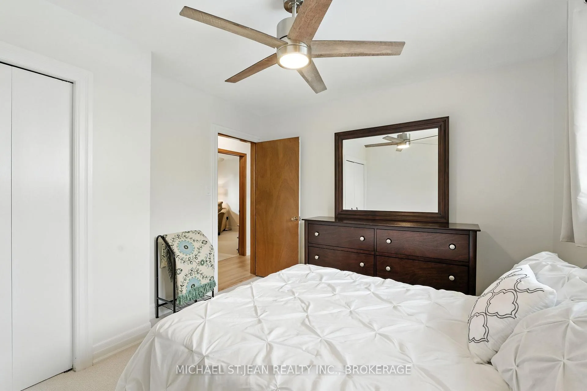 Photo 23 of 20 Woodside Drive, Hamilton, Sherwood — HOMEH
