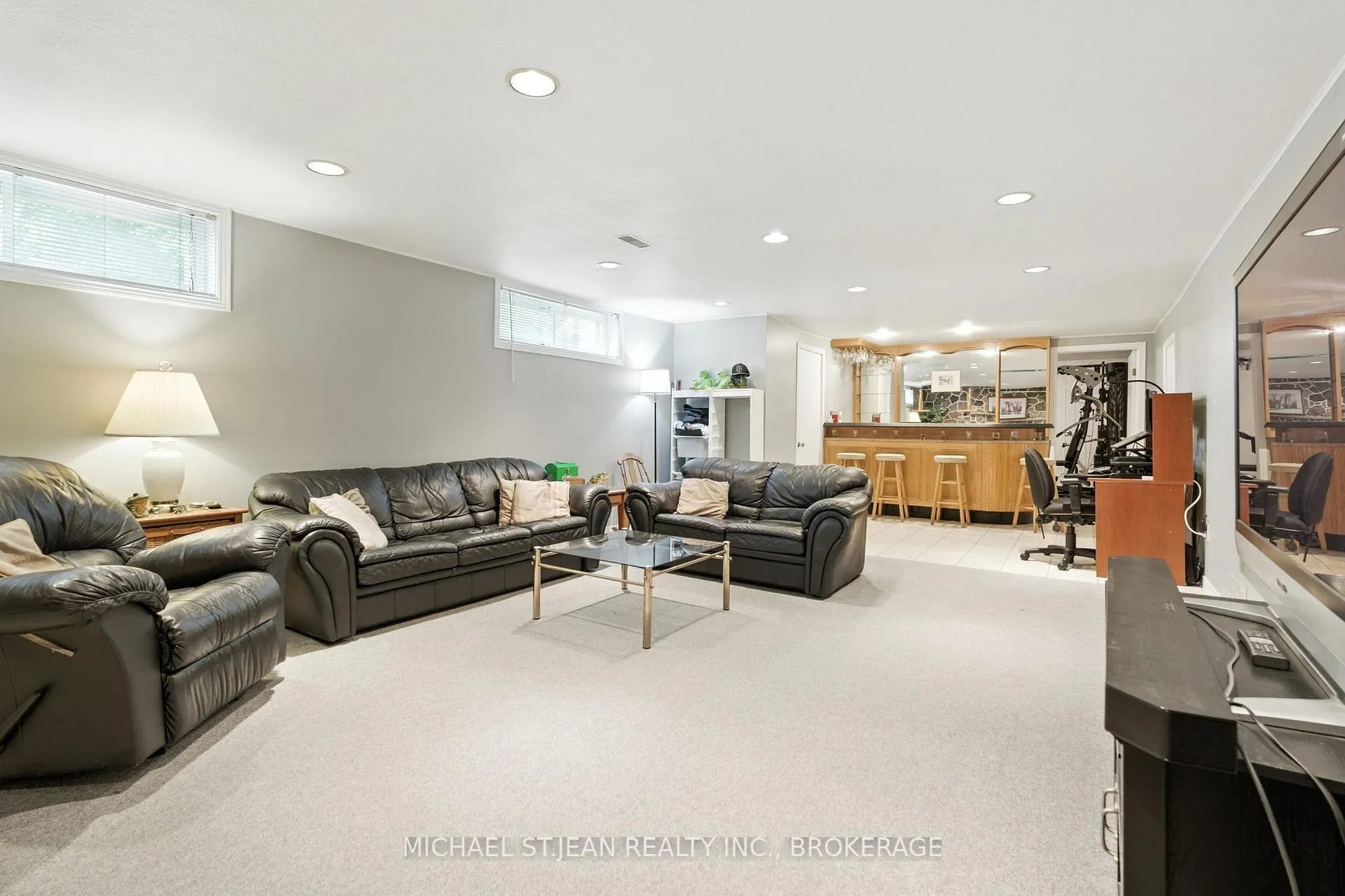 Photo 32 of 20 Woodside Drive, Hamilton, Sherwood — HOMEH
