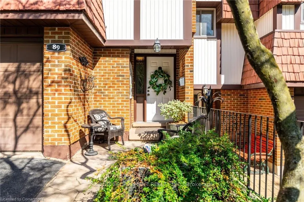 Front of 89 Larraine Avenue