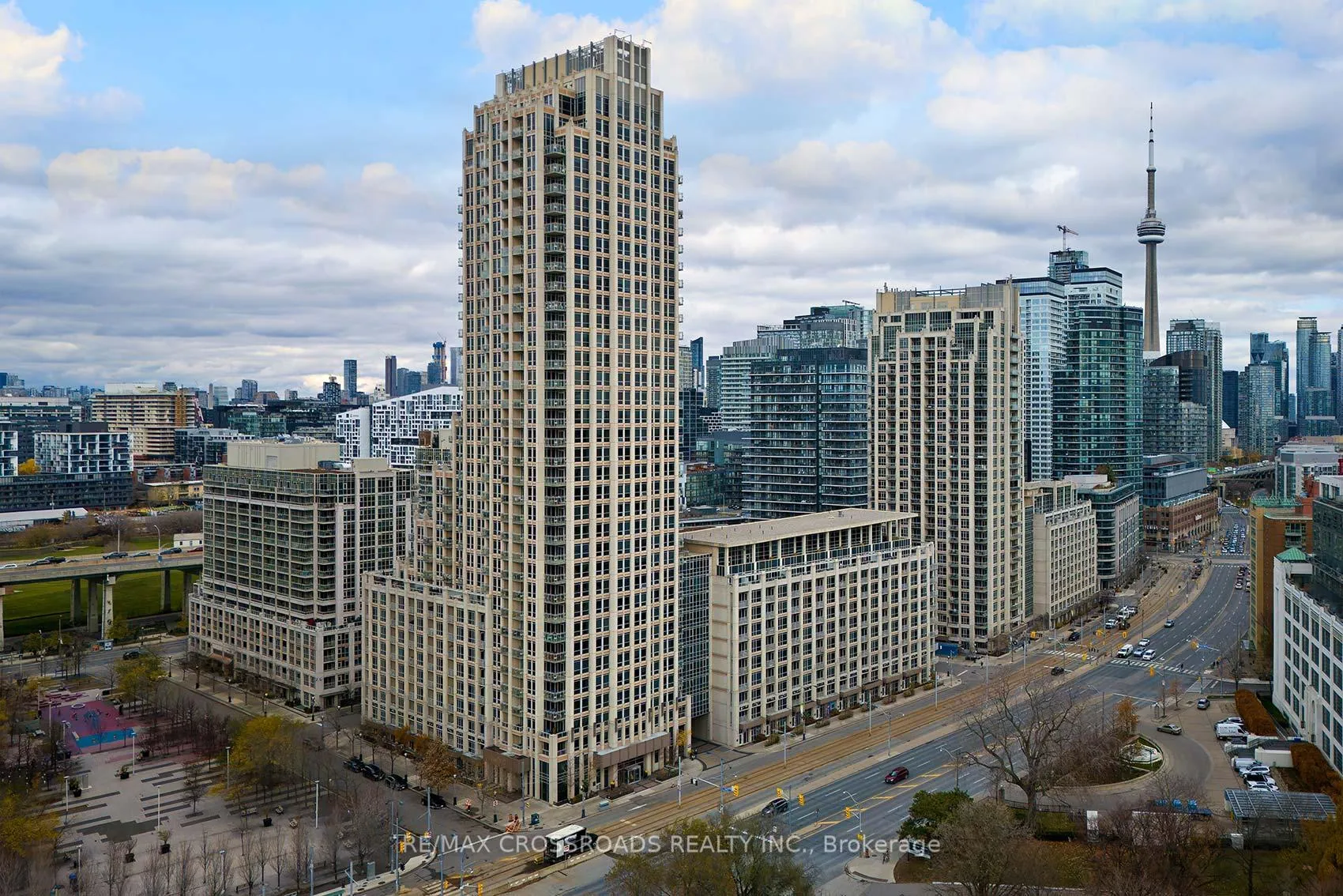 Photo 1 of Unit 510, 628 Fleet Street, Toronto, Niagara — HOMEH