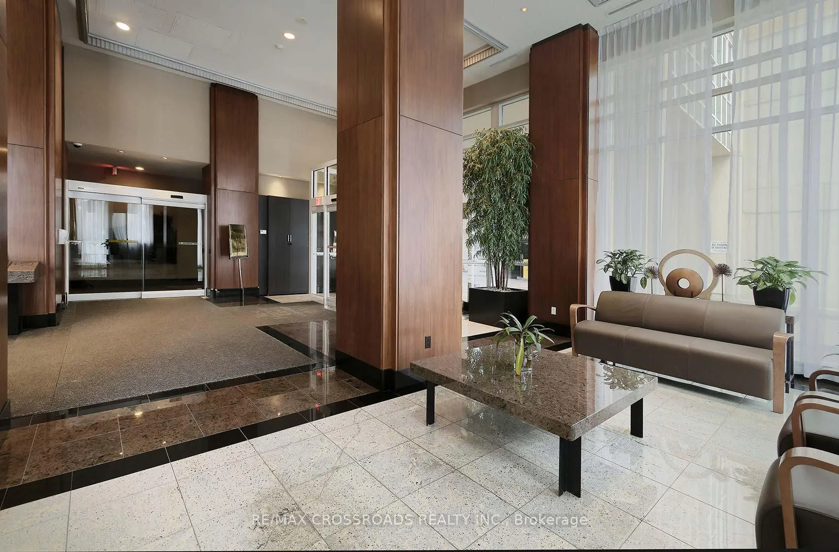 Photo 3 of Unit 510, 628 Fleet Street, Toronto, Niagara — HOMEH
