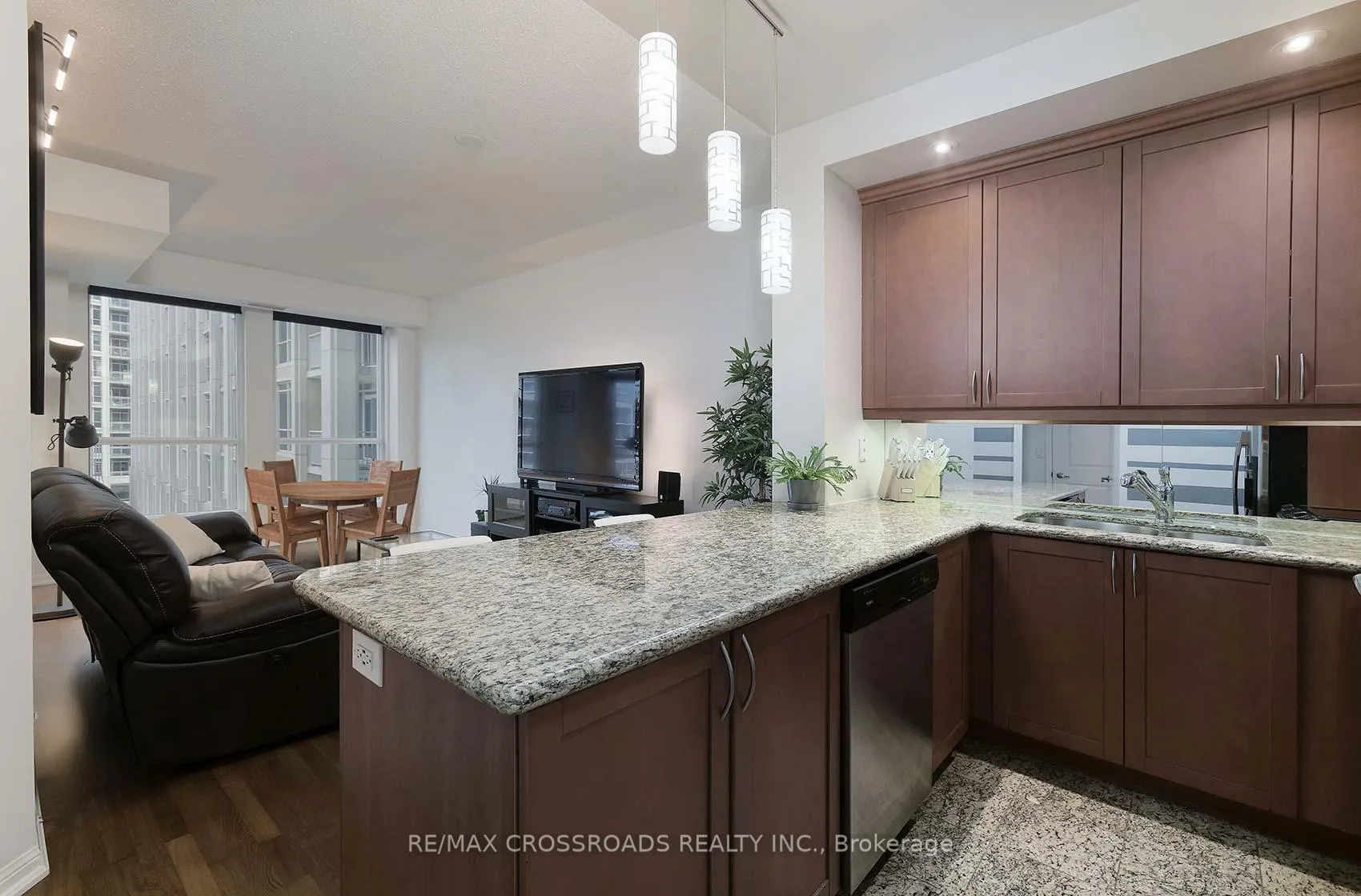 Photo 9 of Unit 510, 628 Fleet Street, Toronto, Niagara — HOMEH