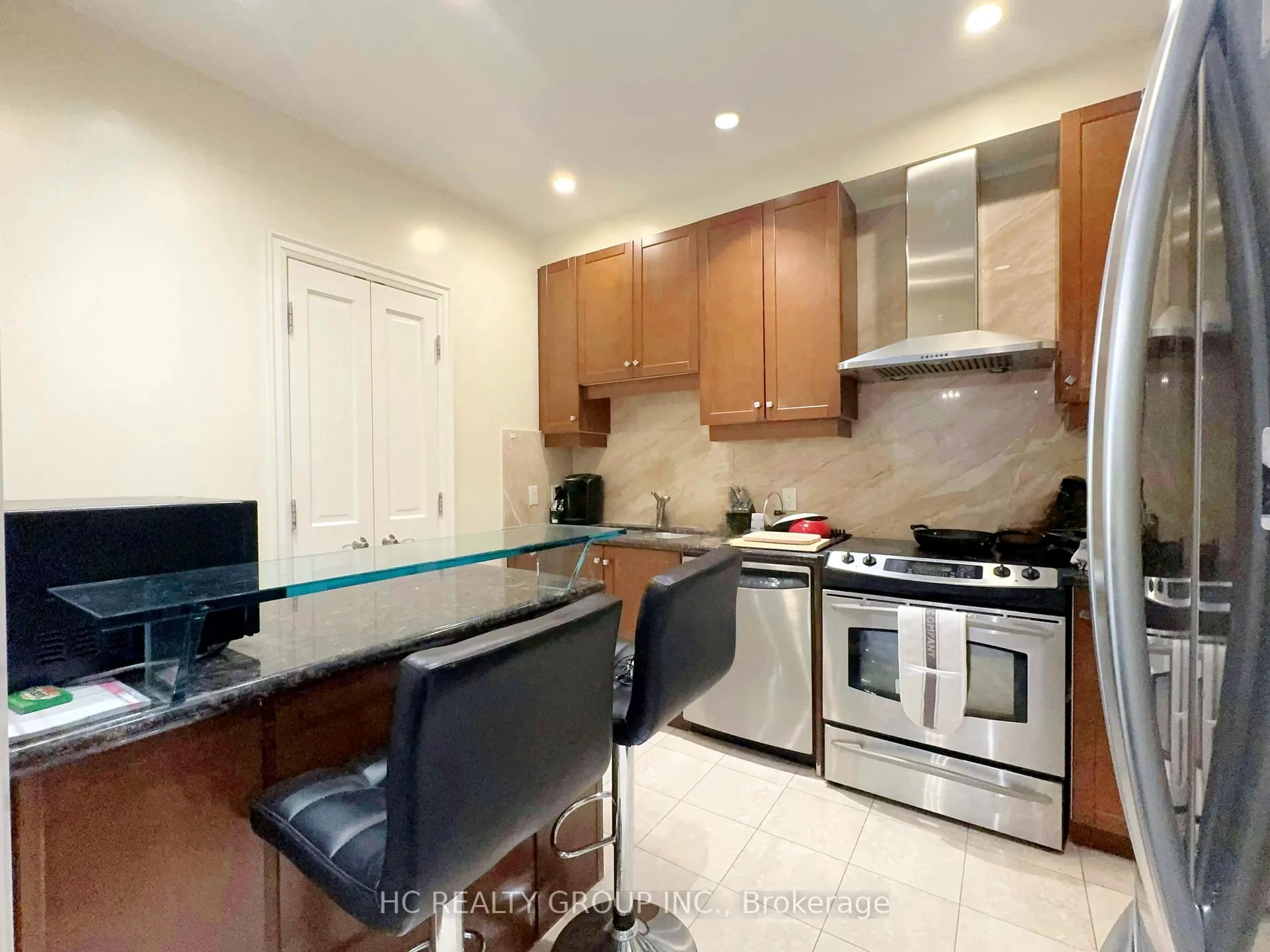 Photo 4 of Unit PH4, 8 York Street, Toronto, Waterfront Communities — HOMEH