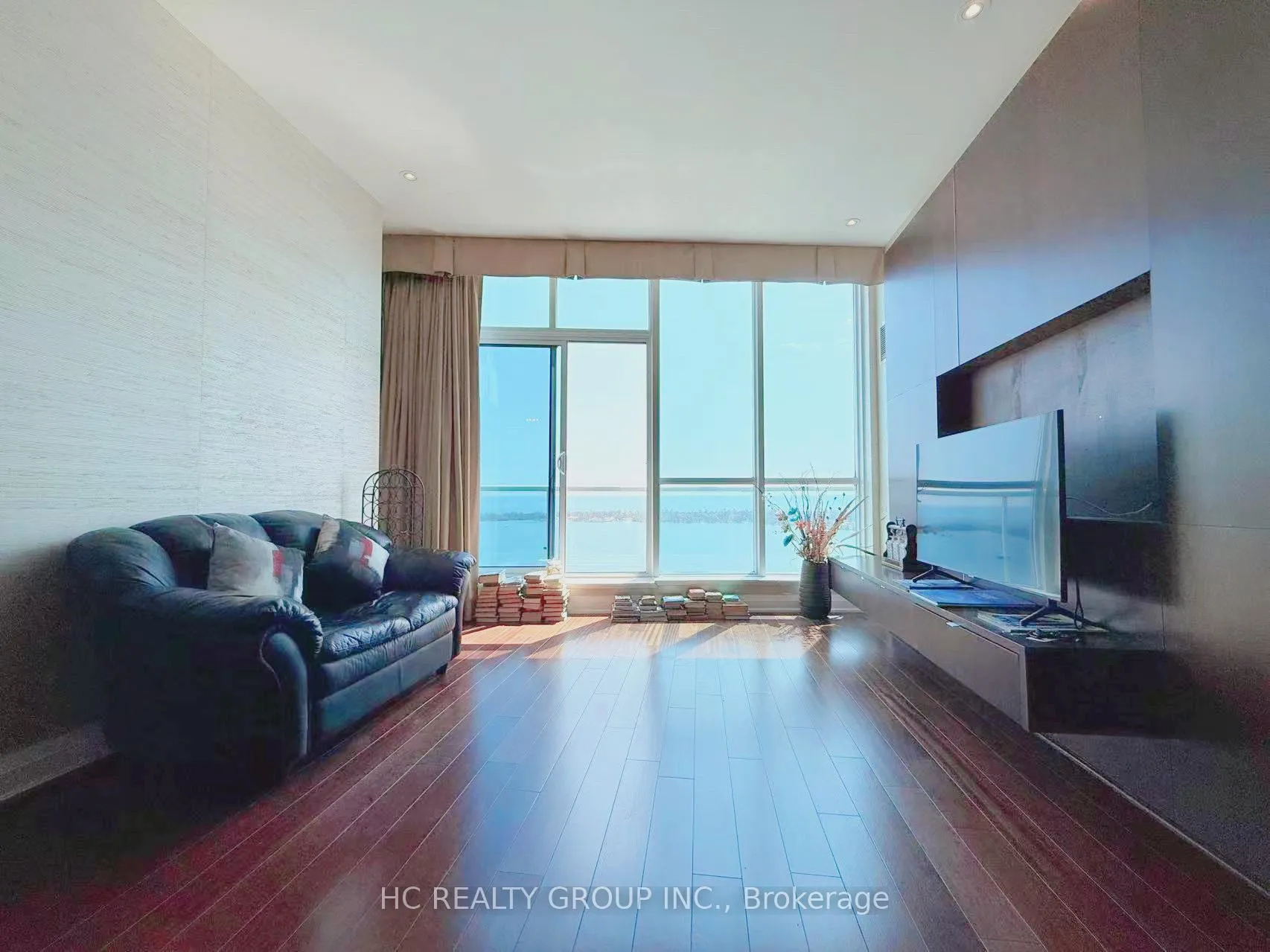 Photo 5 of Unit PH4, 8 York Street, Toronto, Waterfront Communities — HOMEH