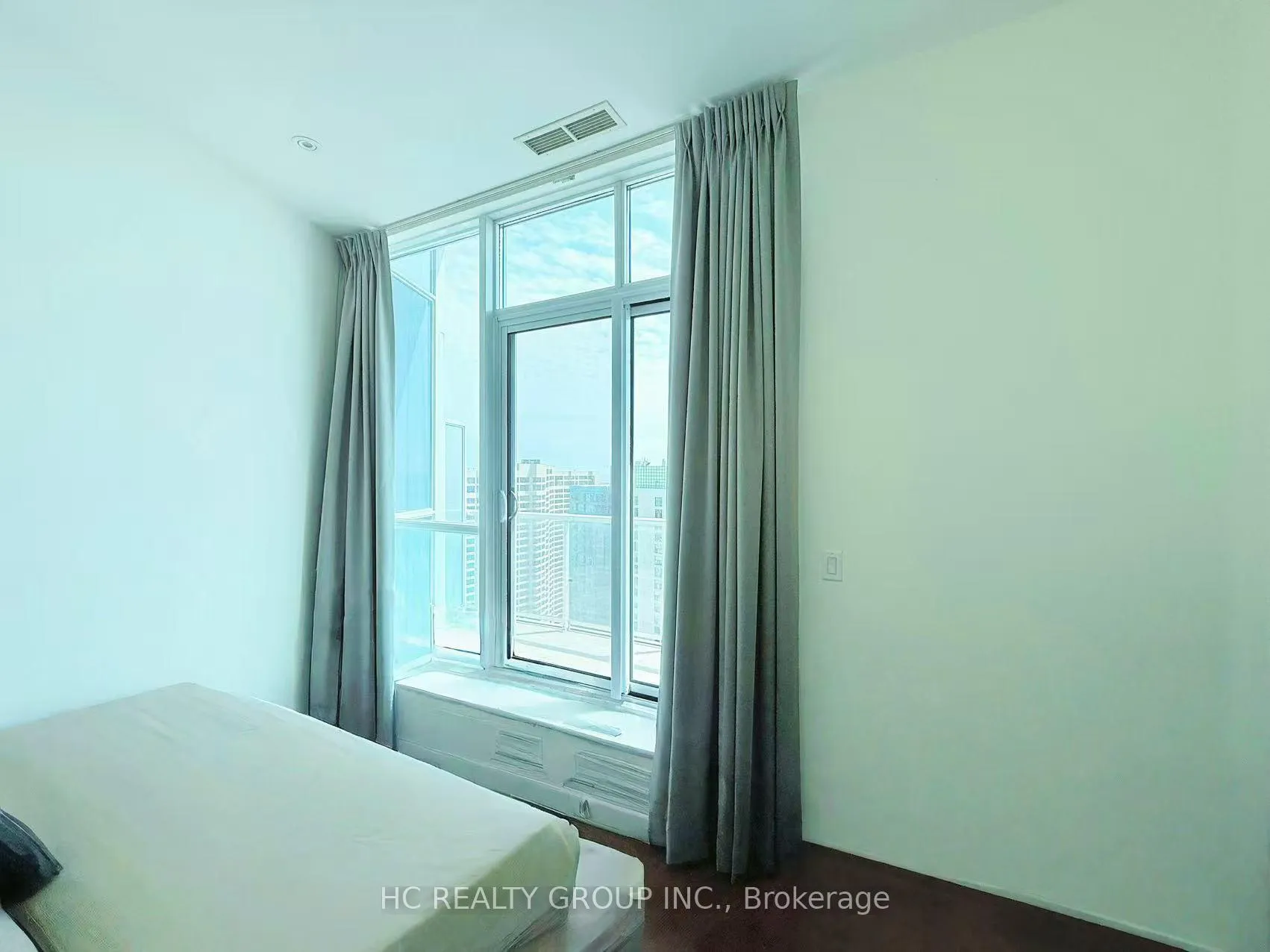 Photo 11 of Unit PH4, 8 York Street, Toronto, Waterfront Communities — HOMEH