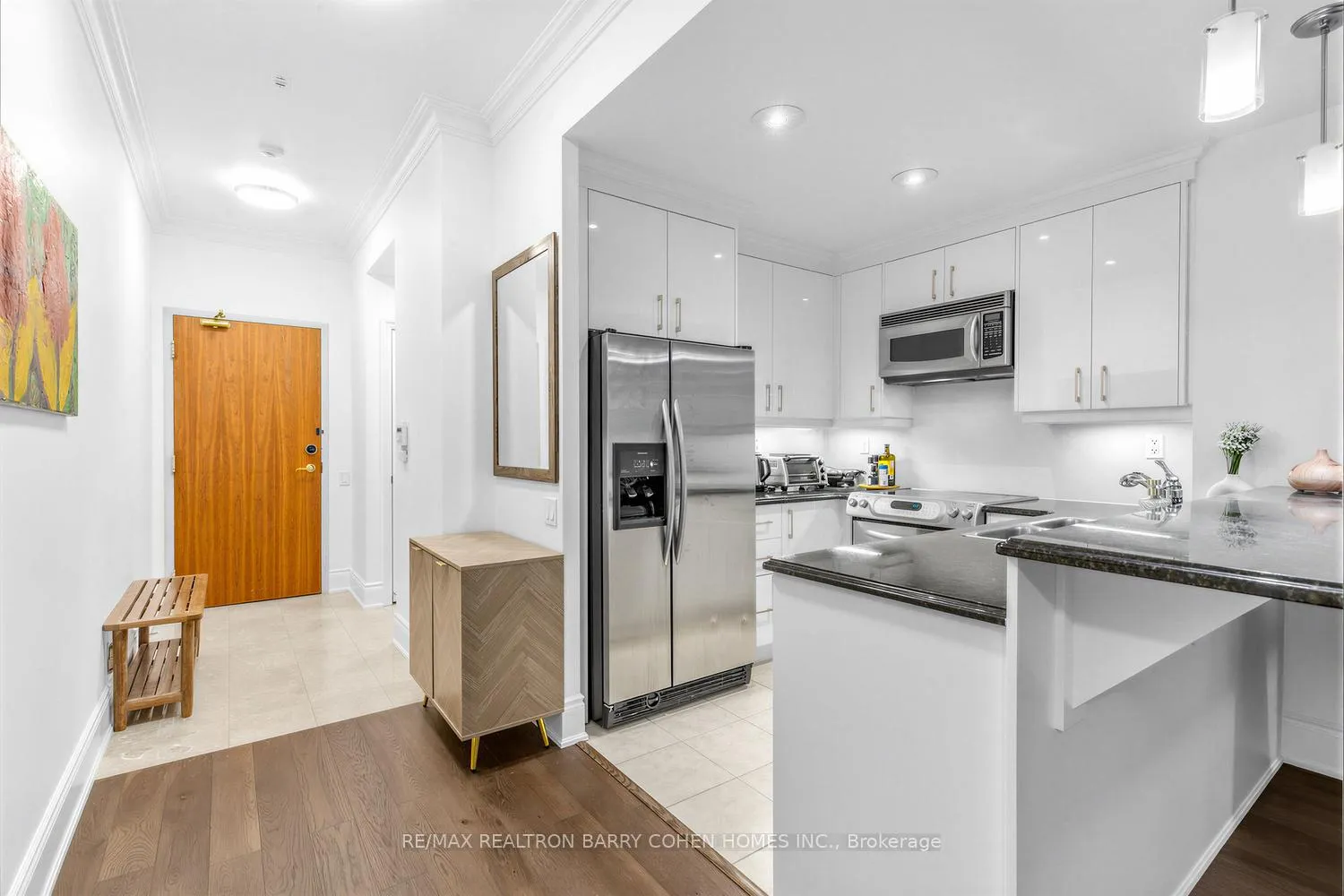 Photo 2 of Unit 501, 55 Delisle Avenue, Toronto, Yonge-St. Clair — HOMEH