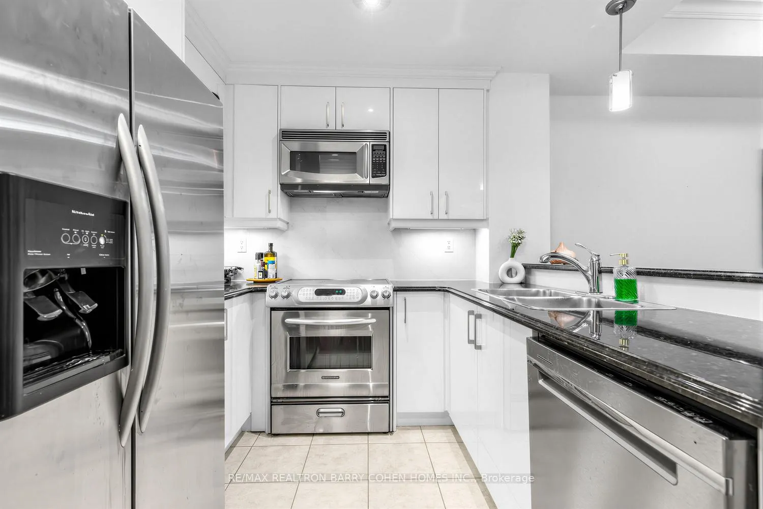 Photo 11 of Unit 501, 55 Delisle Avenue, Toronto, Yonge-St. Clair — HOMEH
