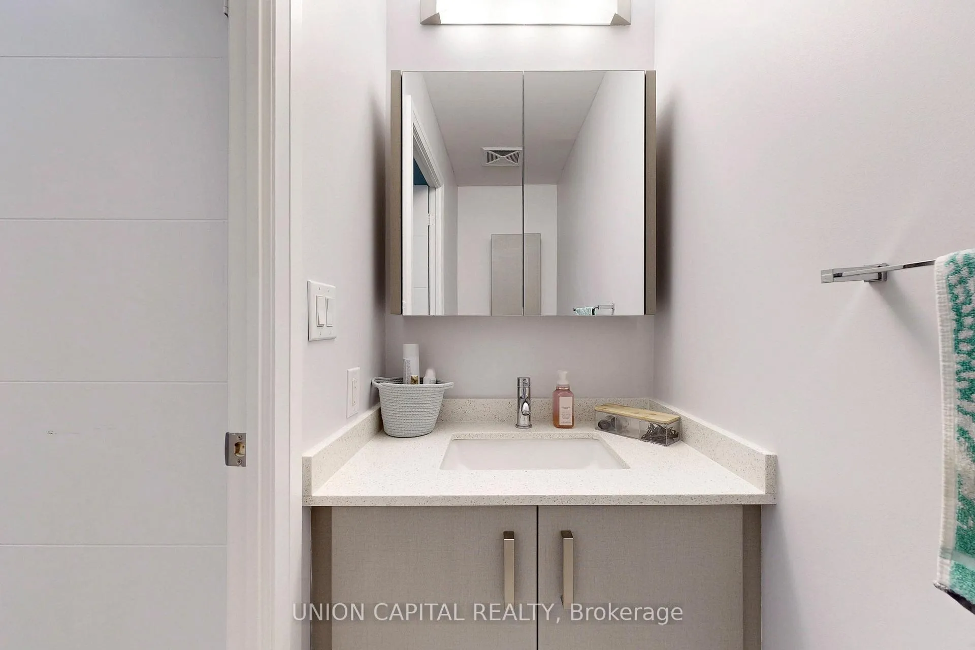 Photo 11 of Unit 109, 28 Uptown Drive, Markham, Unionville — HOMEH