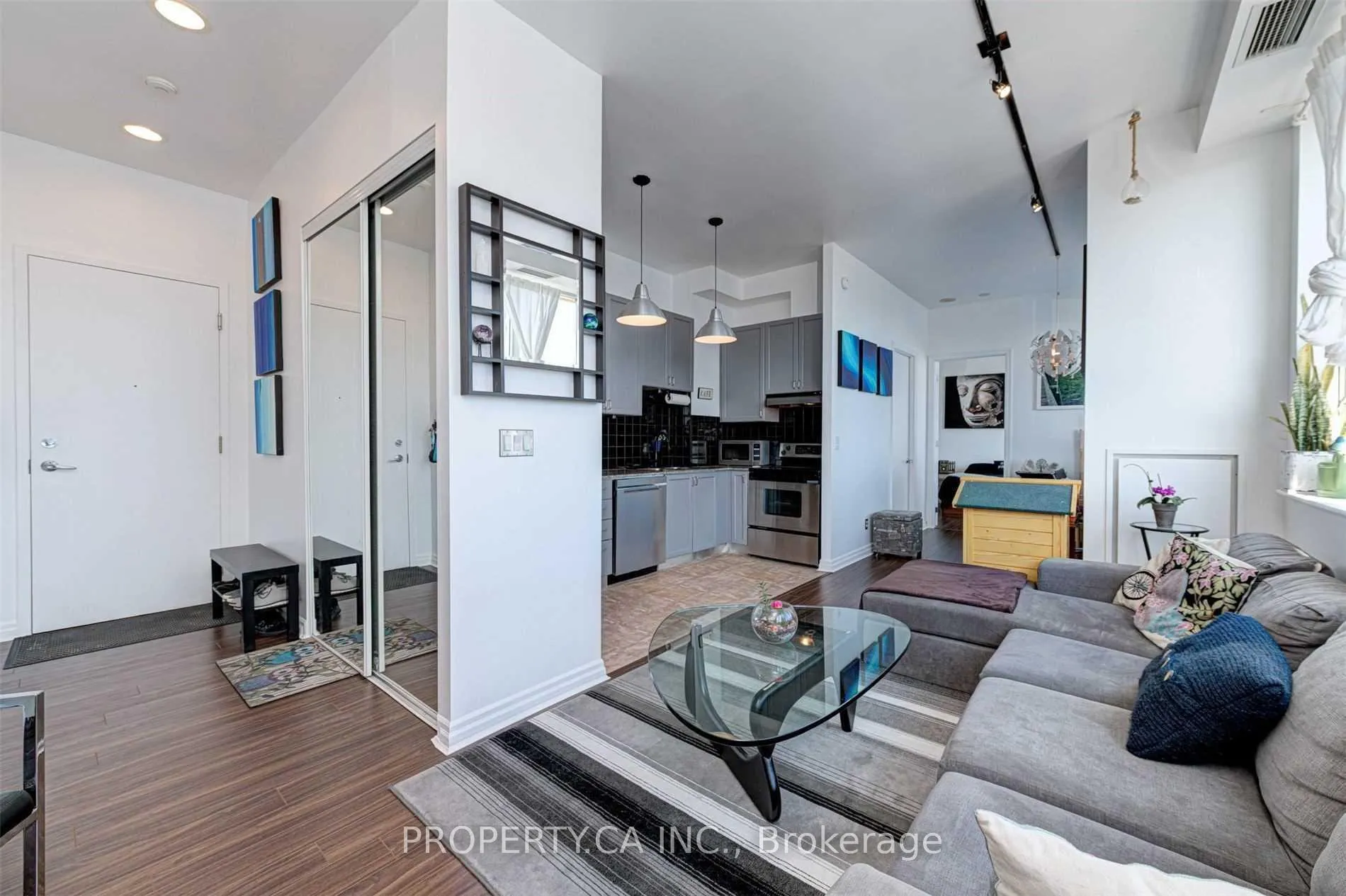 Photo 5 of Unit LPH01, 797 Don Mills Road, Toronto, Flemingdon Park — HOMEH