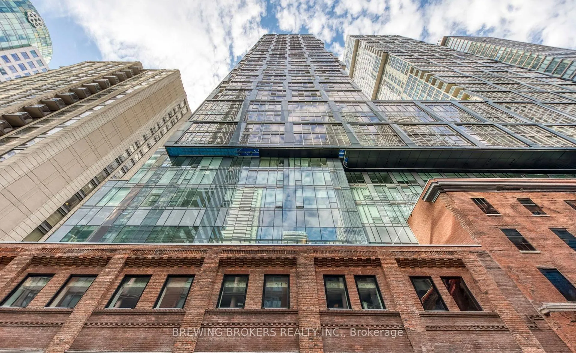 Front of Unit 2311, 35 Mercer Street