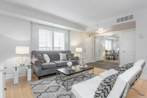 Photo 6 of Unit 302, 3 Shank Street, Toronto, Niagara — HOMEH