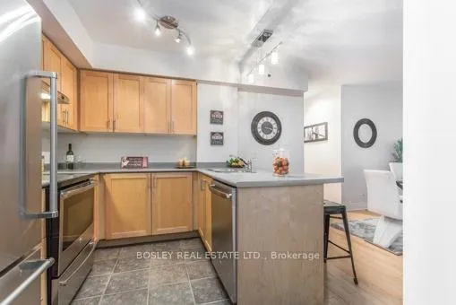 Photo 14 of Unit 302, 3 Shank Street, Toronto, Niagara — HOMEH