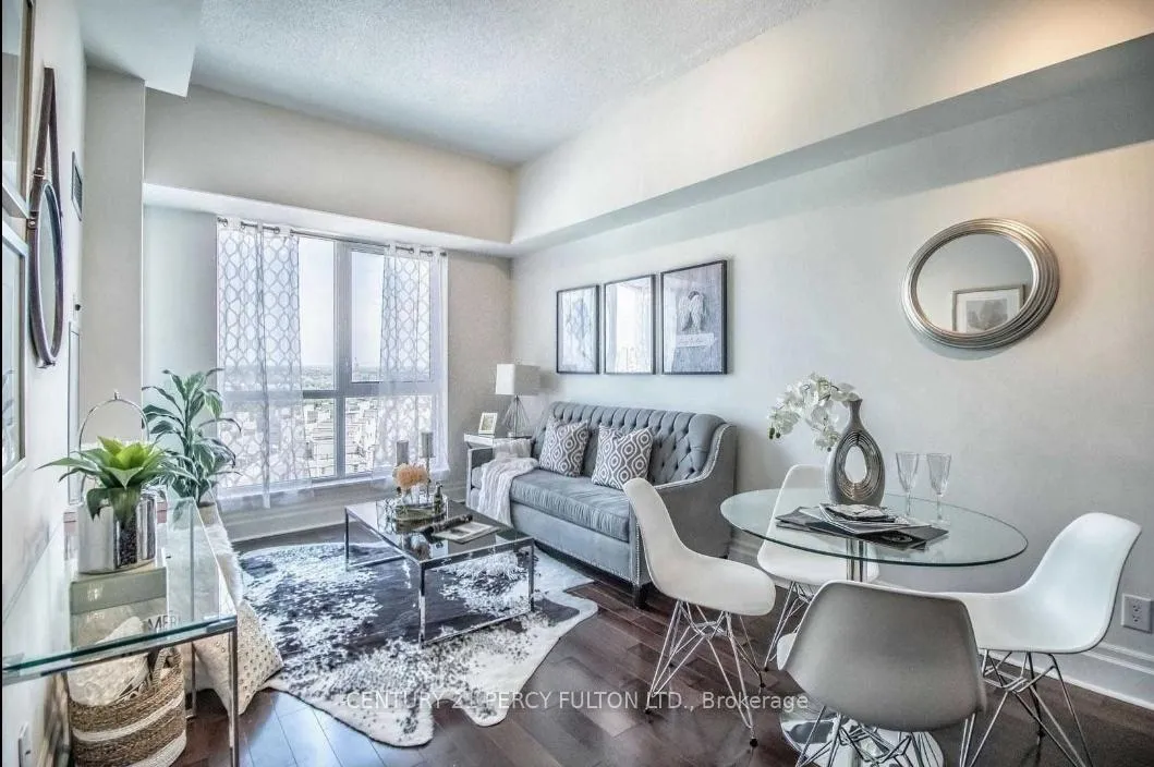 Photo 4 of Unit 908, 1 Upper Duke Crescent, Markham, Unionville — HOMEH