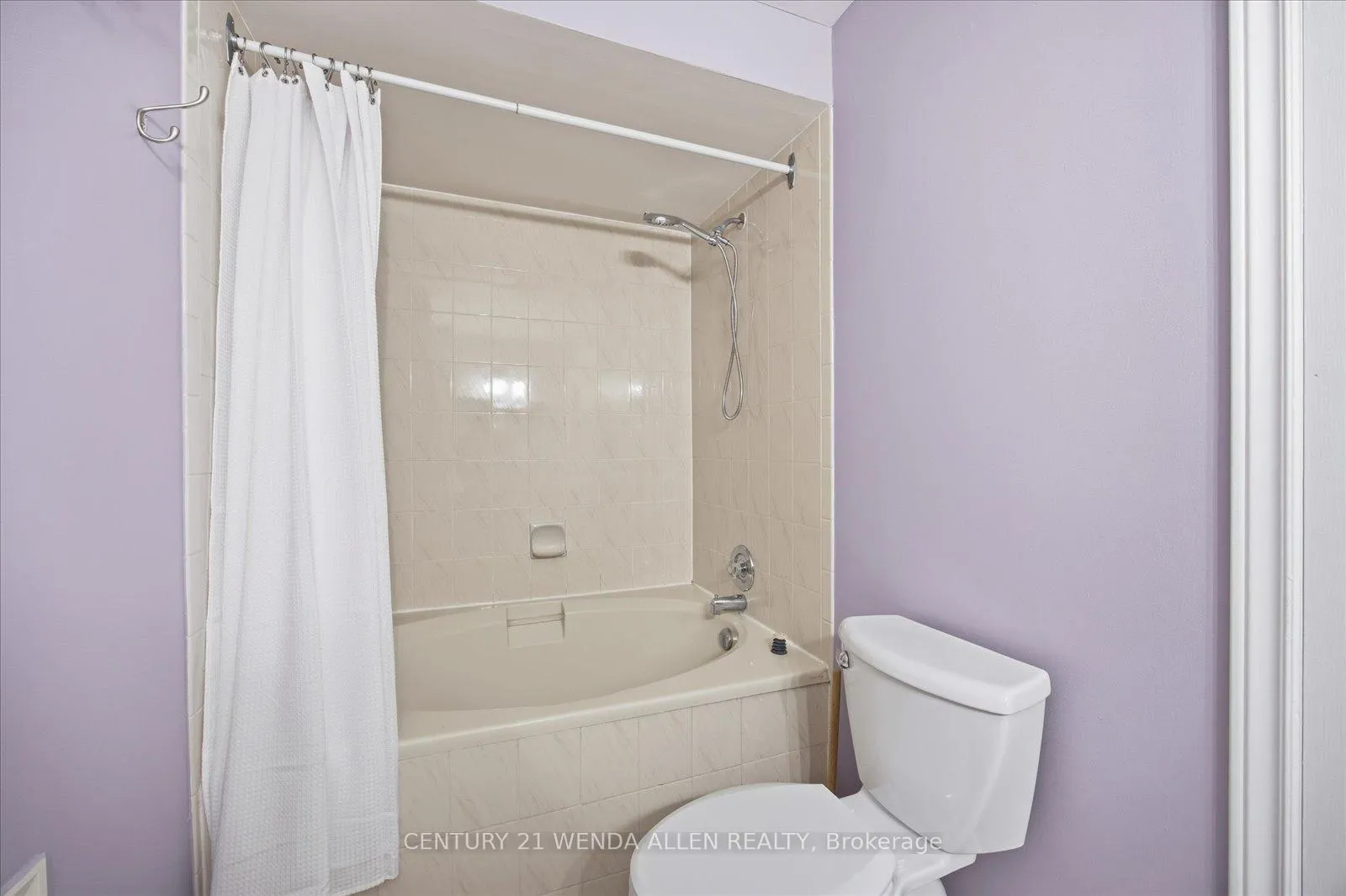 Photo 15 of Unit D16, 1663 Nash Road, Clarington, Courtice — HOMEH